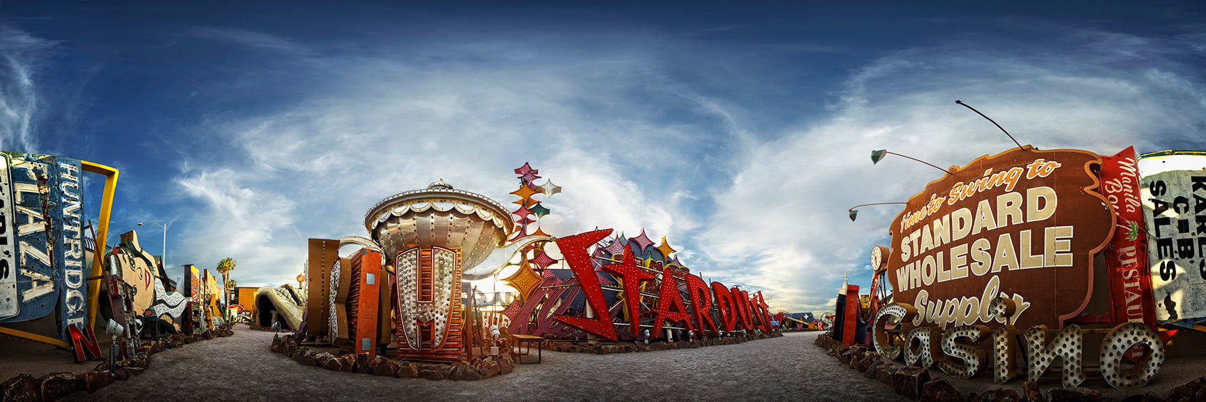 
        <div class='title'>
          GhostsOfVegasPastslide
        </div>
       