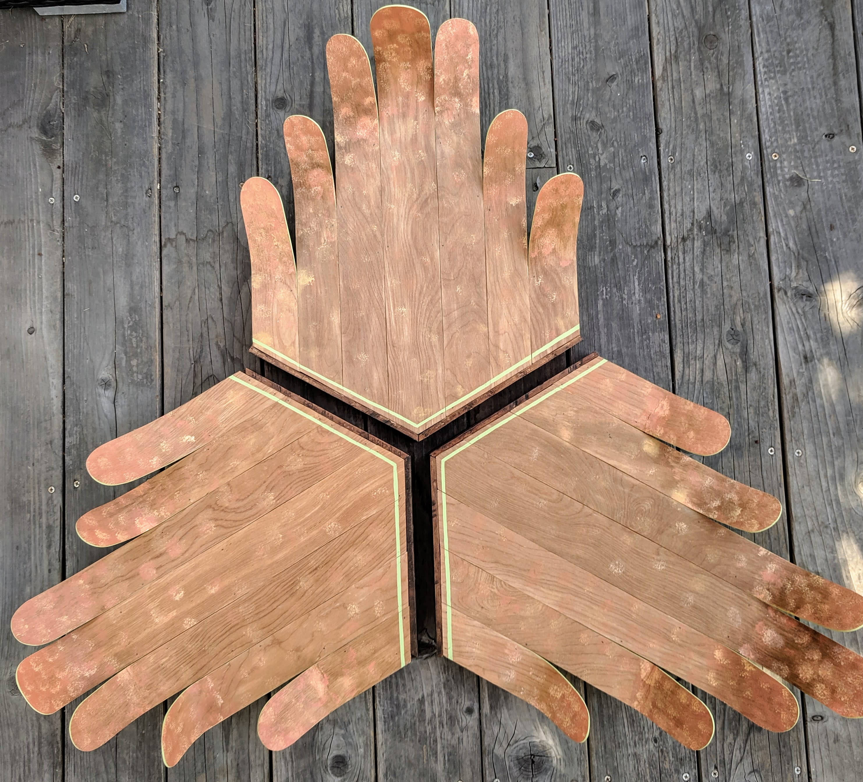 Curved tri hands pluepw