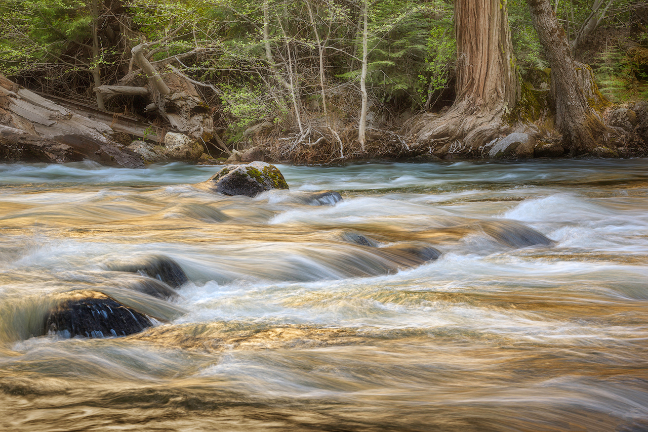 Merced river spring runoff c9ojzf