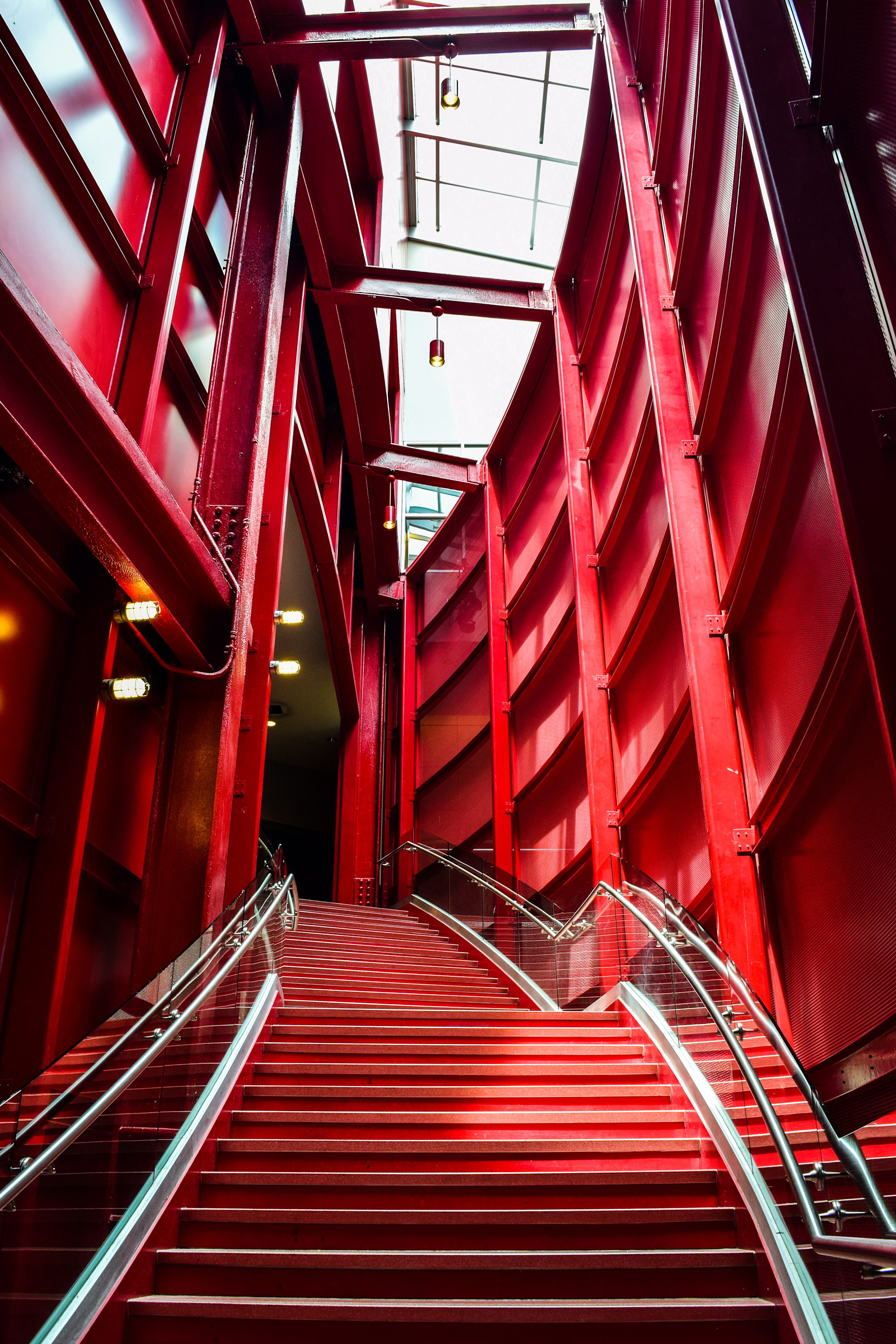 Red staircase izbgs7
