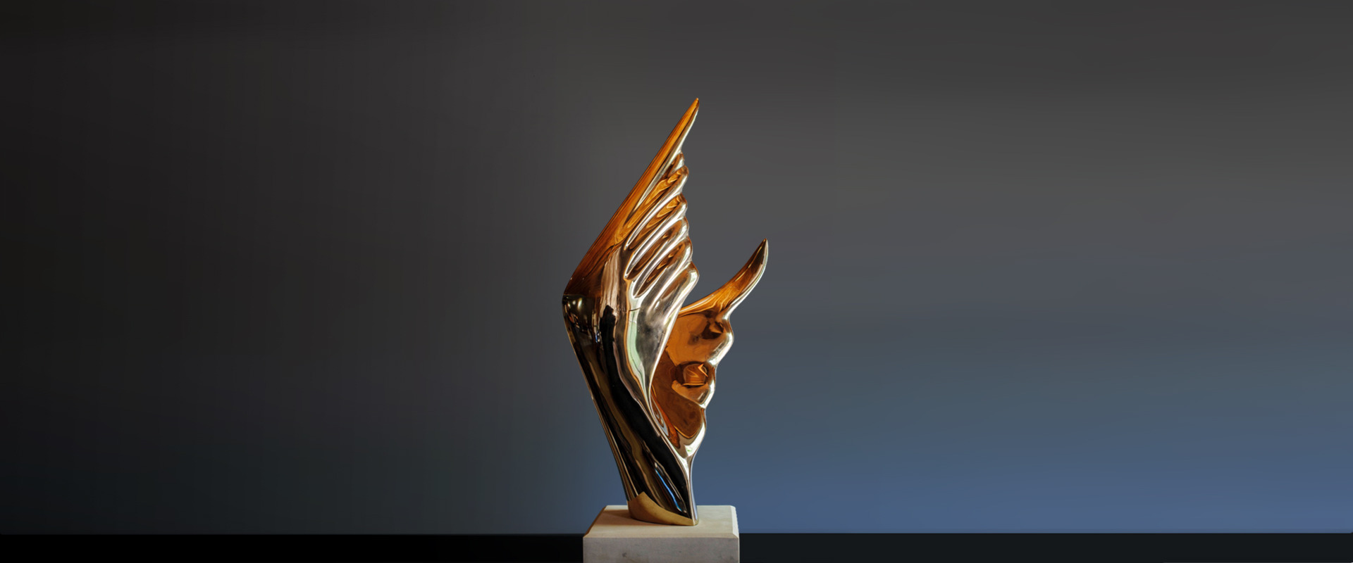 
        <div class='title'>
          4
        </div>
       