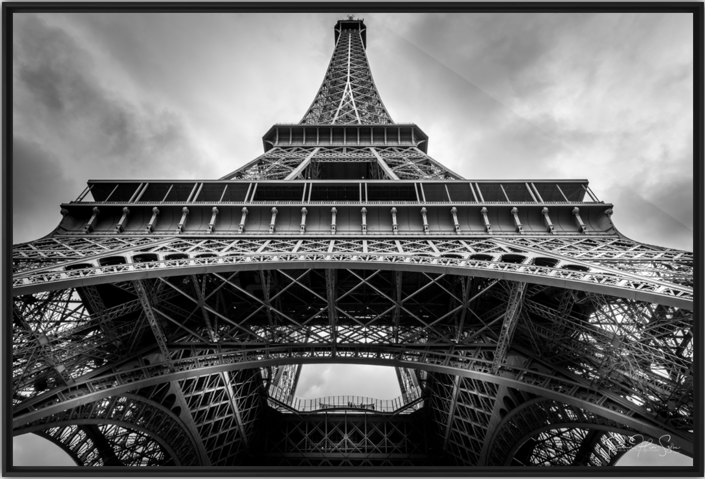 Paris eiffel tower ljy2ro