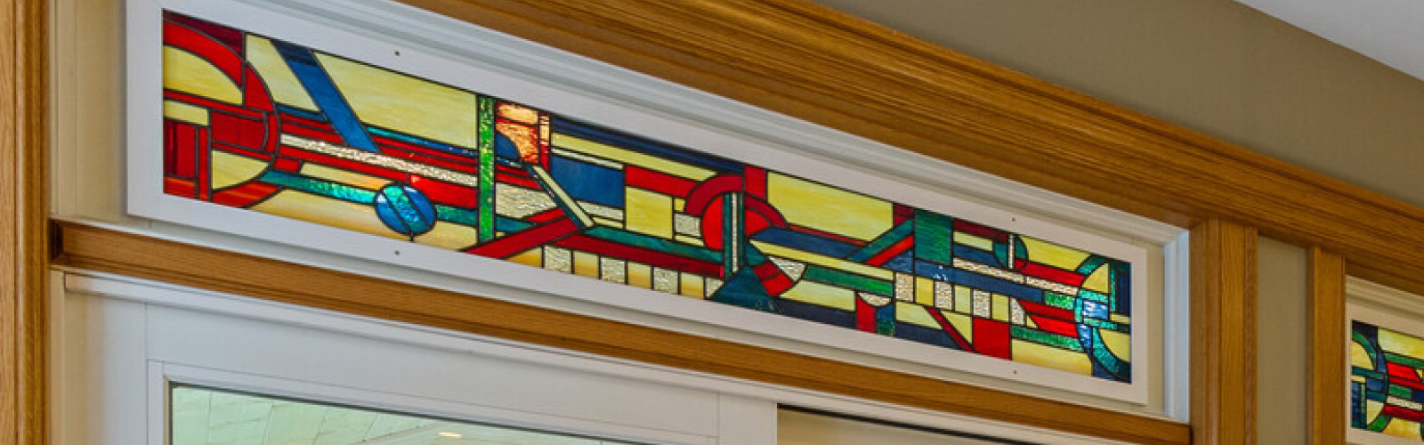 
        <div class='title'>
          slide transom
        </div>
       