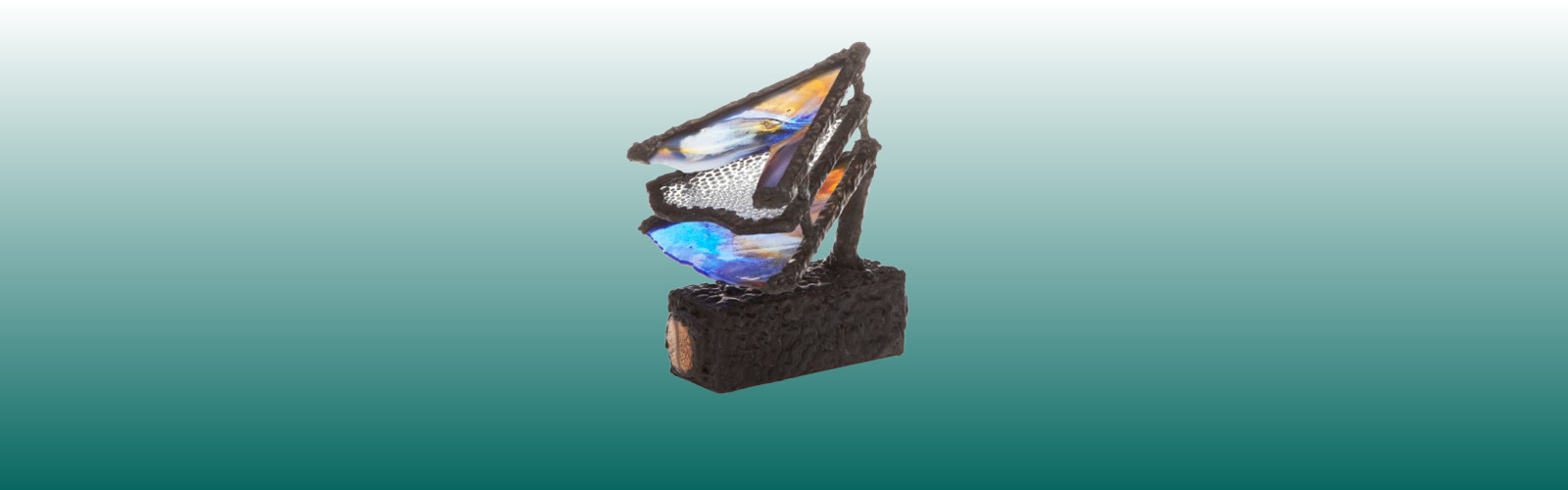 
        <div class='title'>
          Slide Forge Ahead
        </div>
       