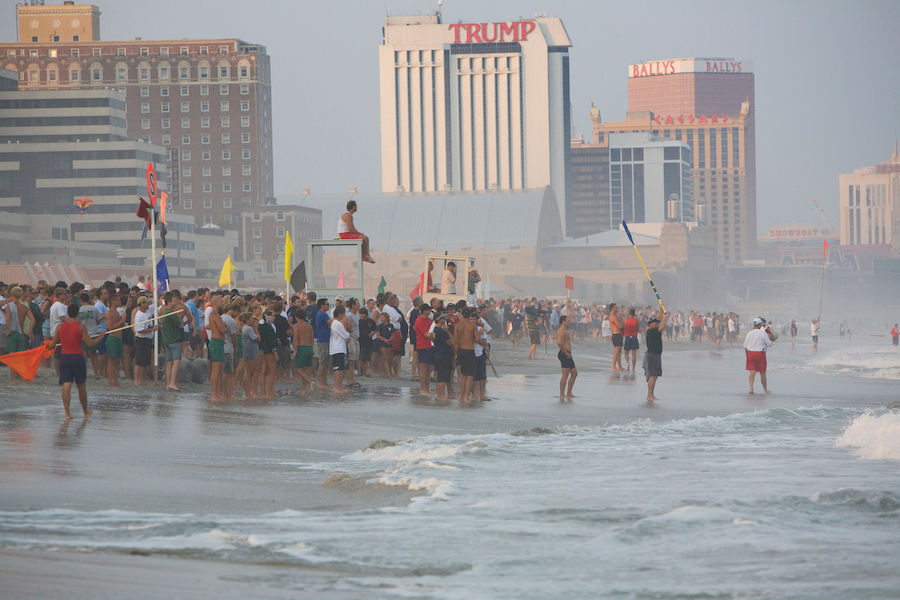 Atlantic city beach crowds ff3mdt