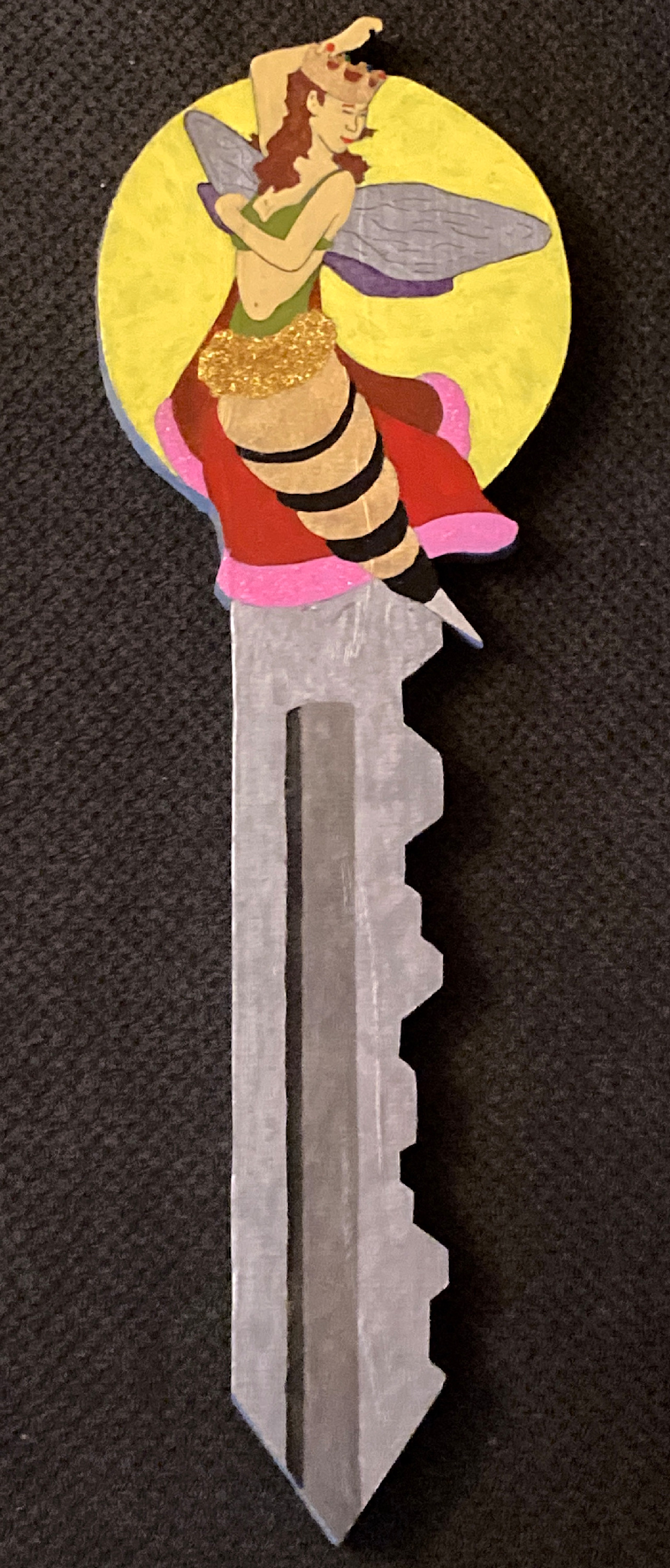 Counterfeitkeyqueenbeefront dsjcsw