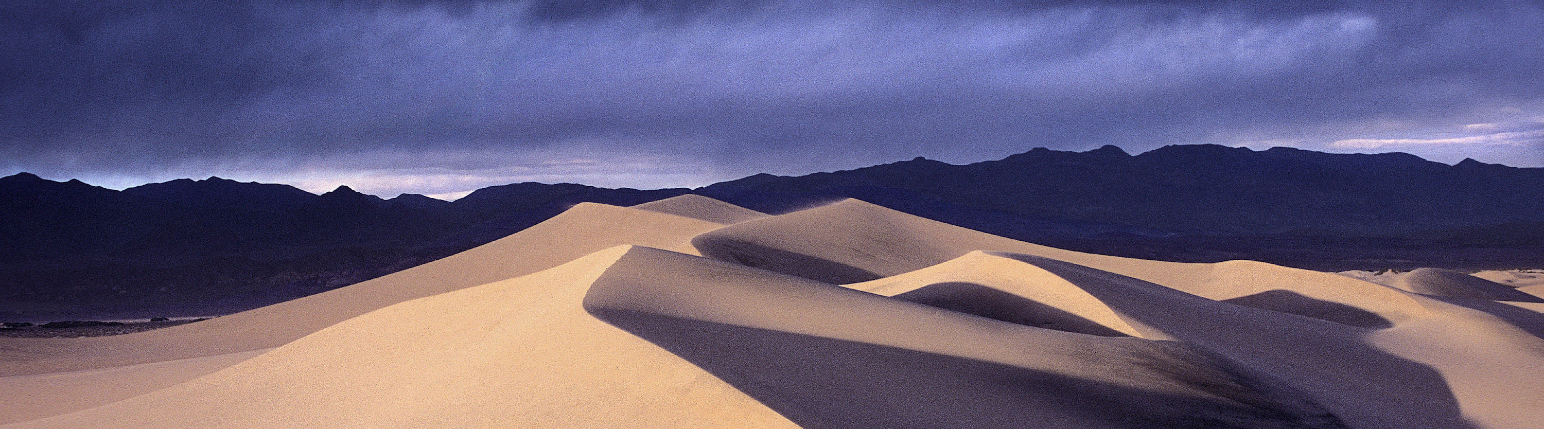 
        <div class='title'>
          Last Light Cropped v2
        </div>
       
