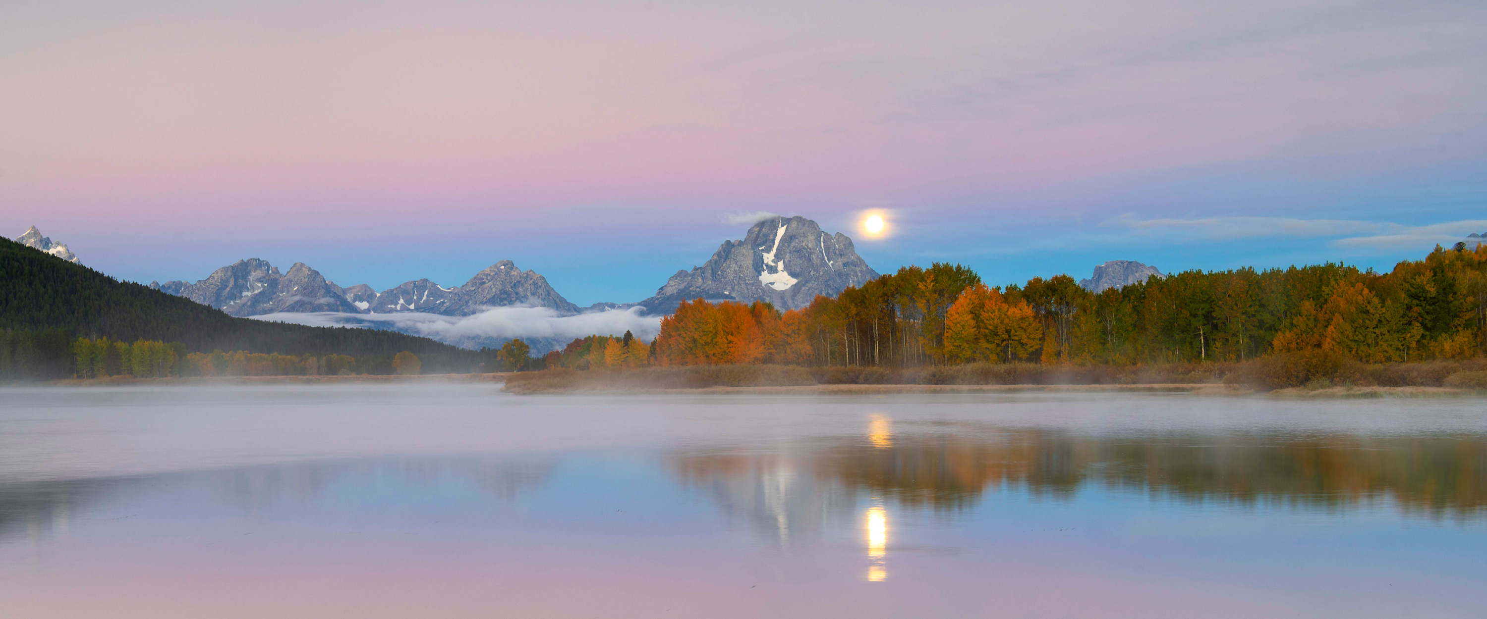 
        <div class='title'>
          Pastel Moonset Over Moran 2
        </div>
       