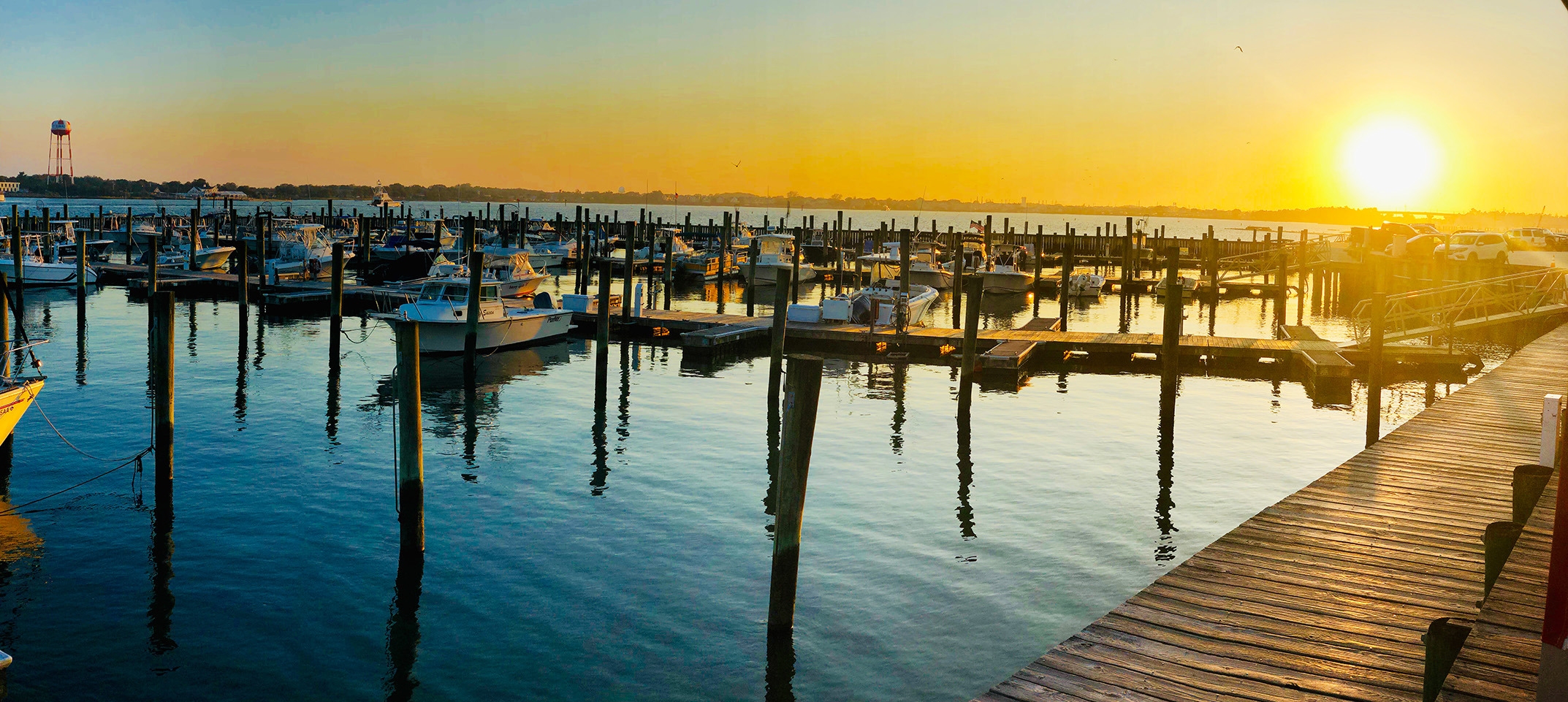 
        <div class='title'>
          28 Harbor View Sunsets small@0
        </div>
       