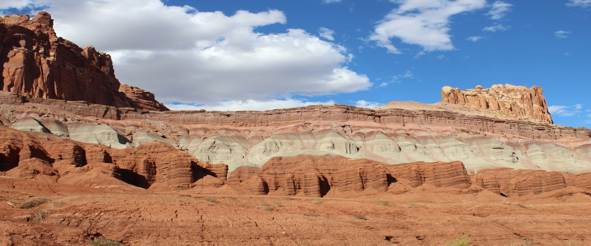 
        <div class='title'>
          Landscape 2 1200x500
        </div>
       