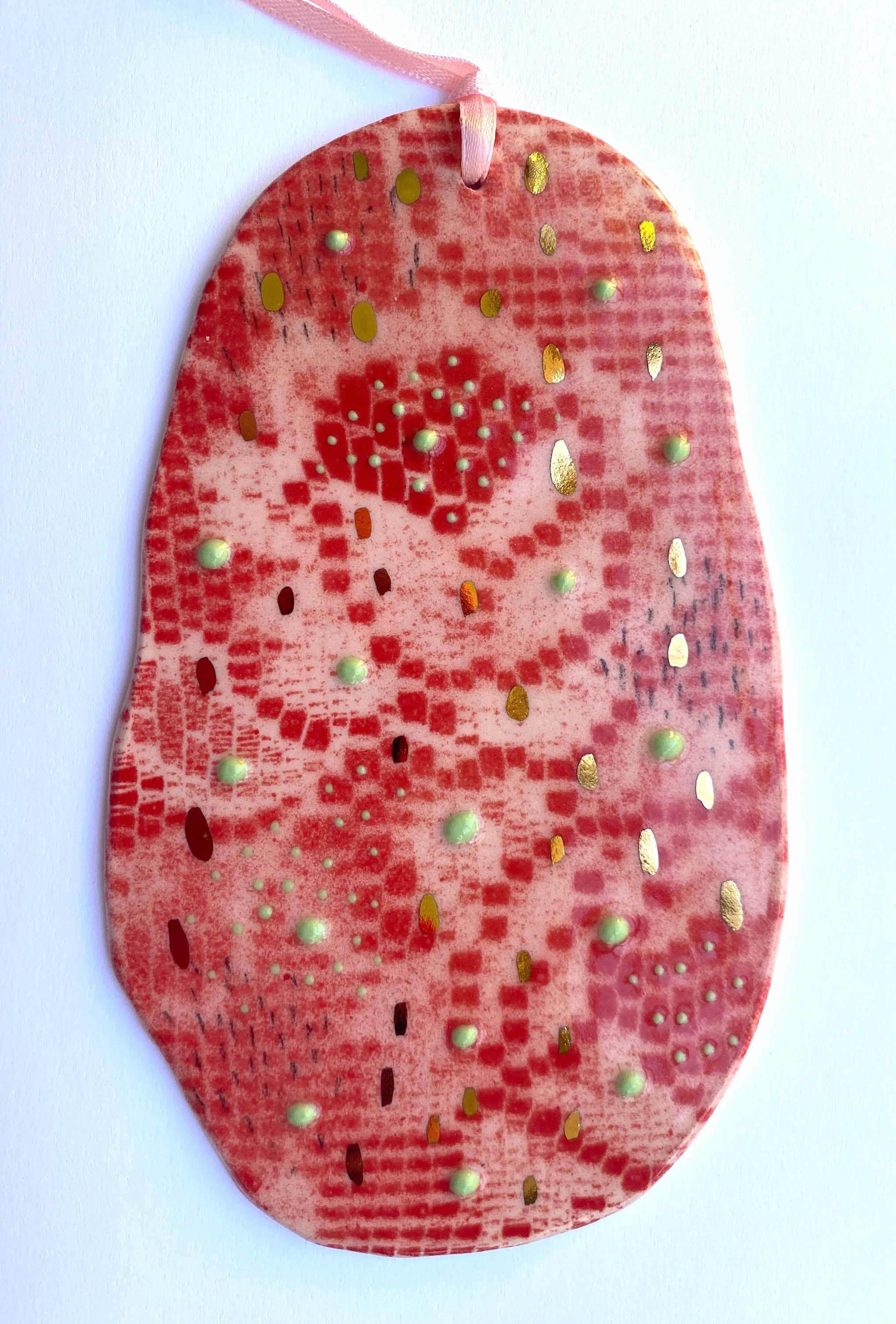 Red lace wall hanging 1 swddbr