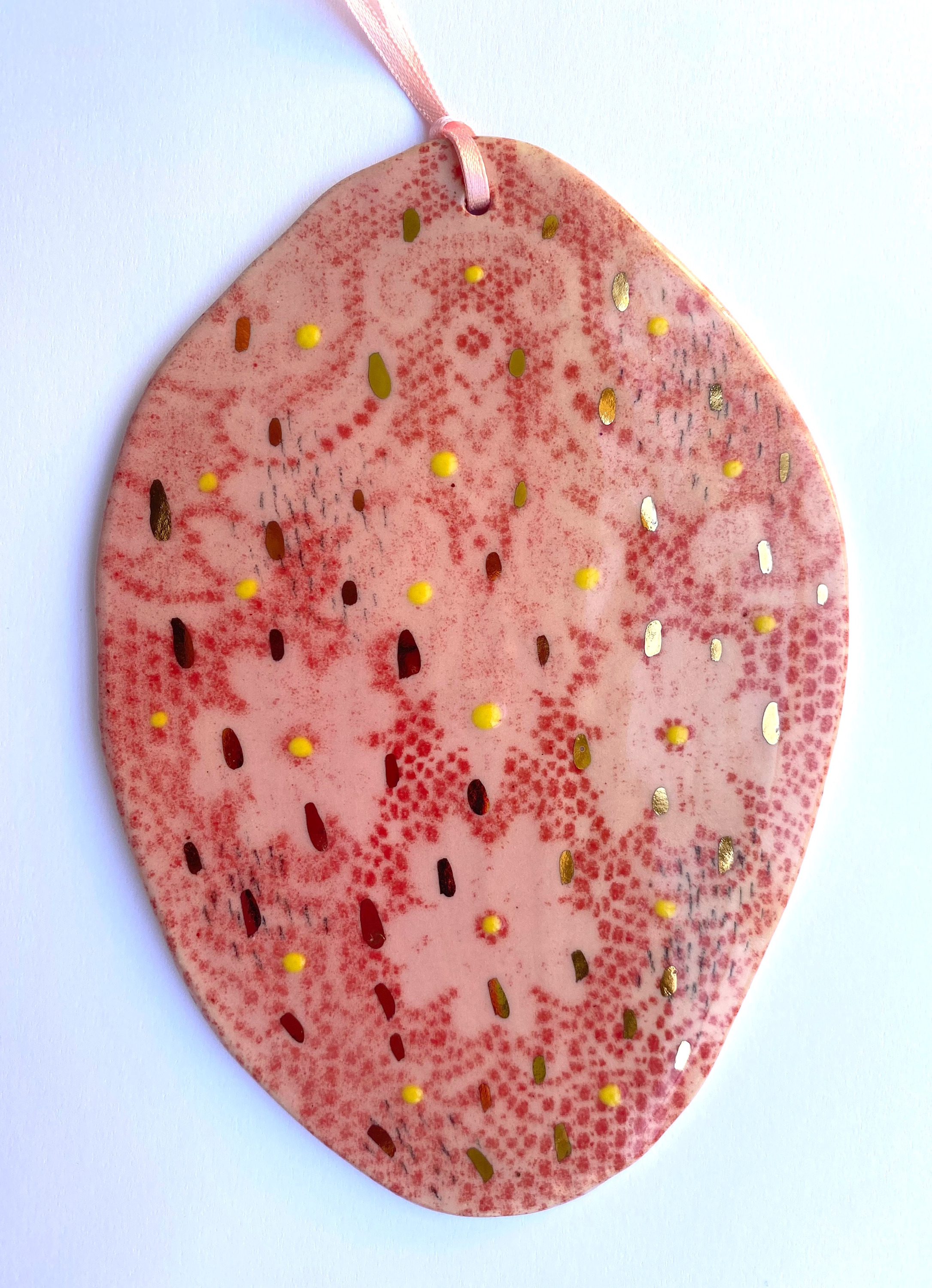 Pink lace wall hanging 1 oh11k8