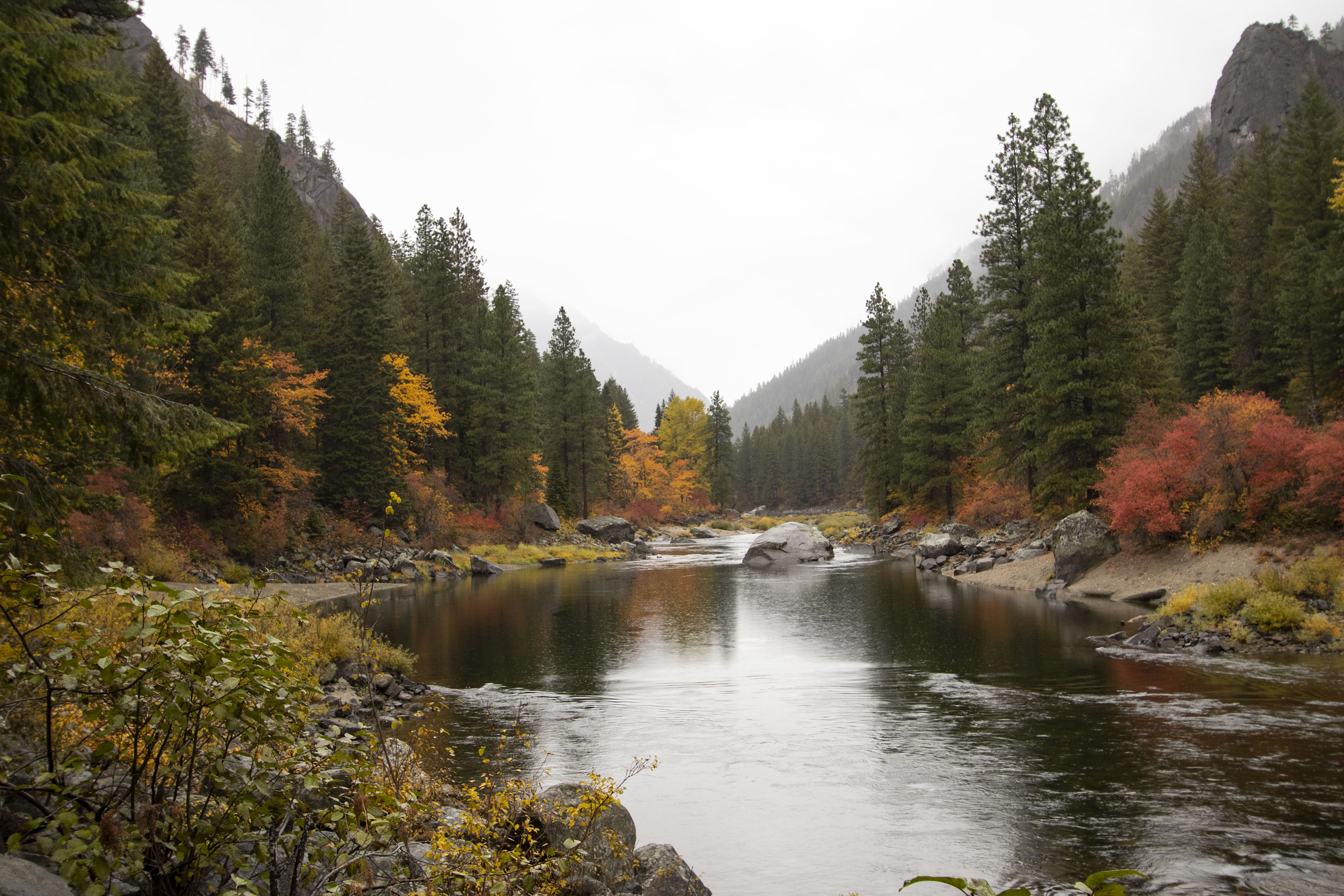 
        <div class='title'>
          Fall Wenatchee River
        </div>
       
        <div class='description'>
          
        </div>
      