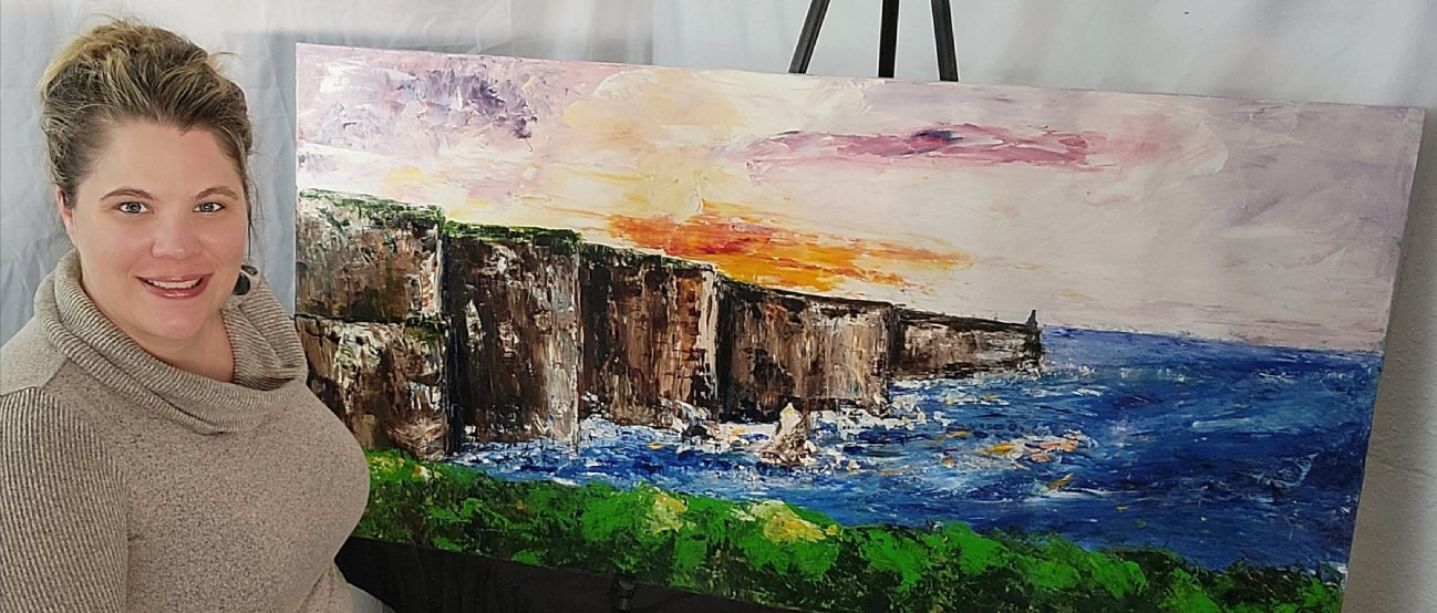 
        <div class='title'>
          painting and me
        </div>
       