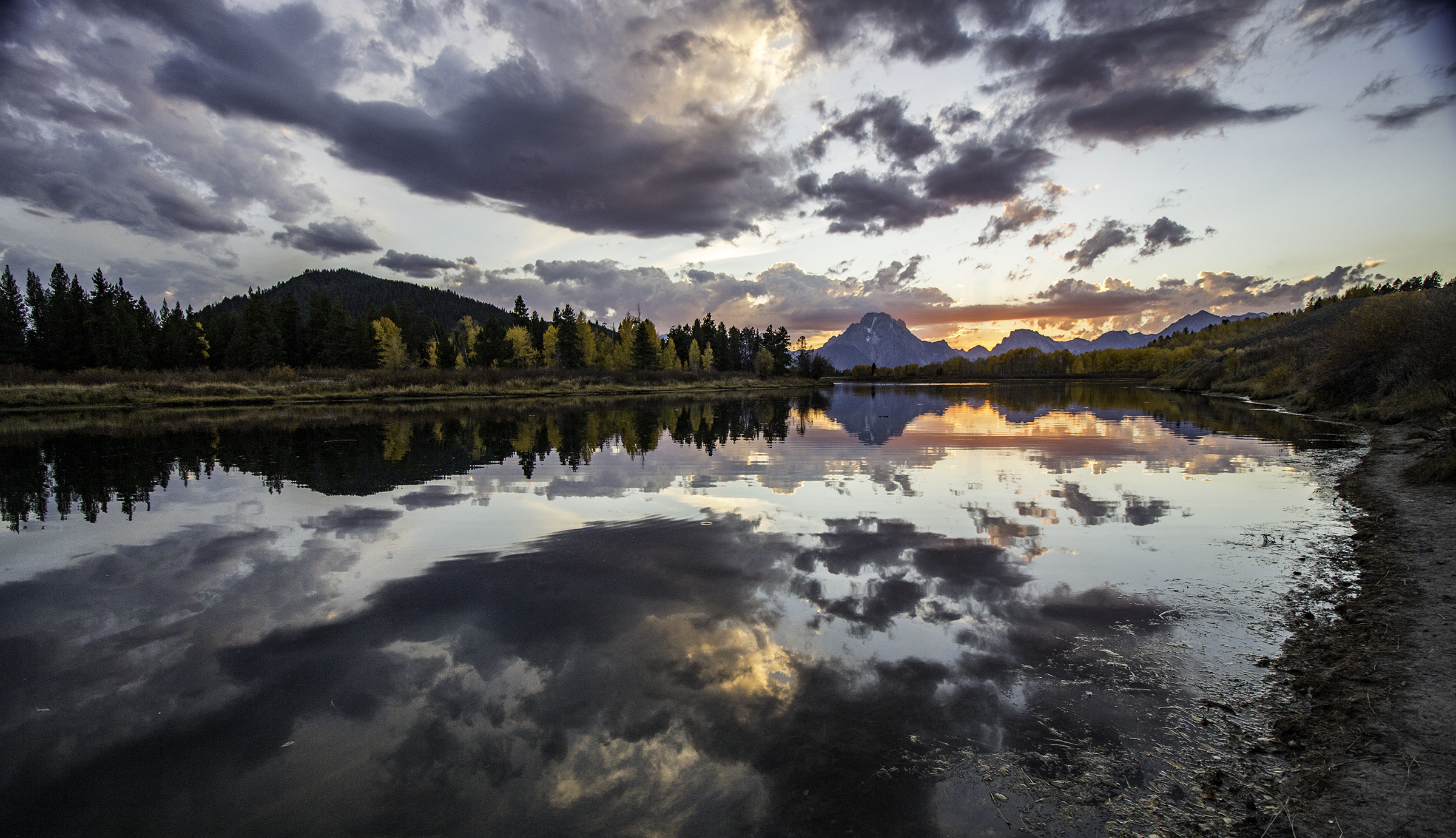 
        <div class='title'>
          Mt
        </div>
       
        <div class='description'>
          Mt. Moran From Oxbow Bend, Wyoming
        </div>
      