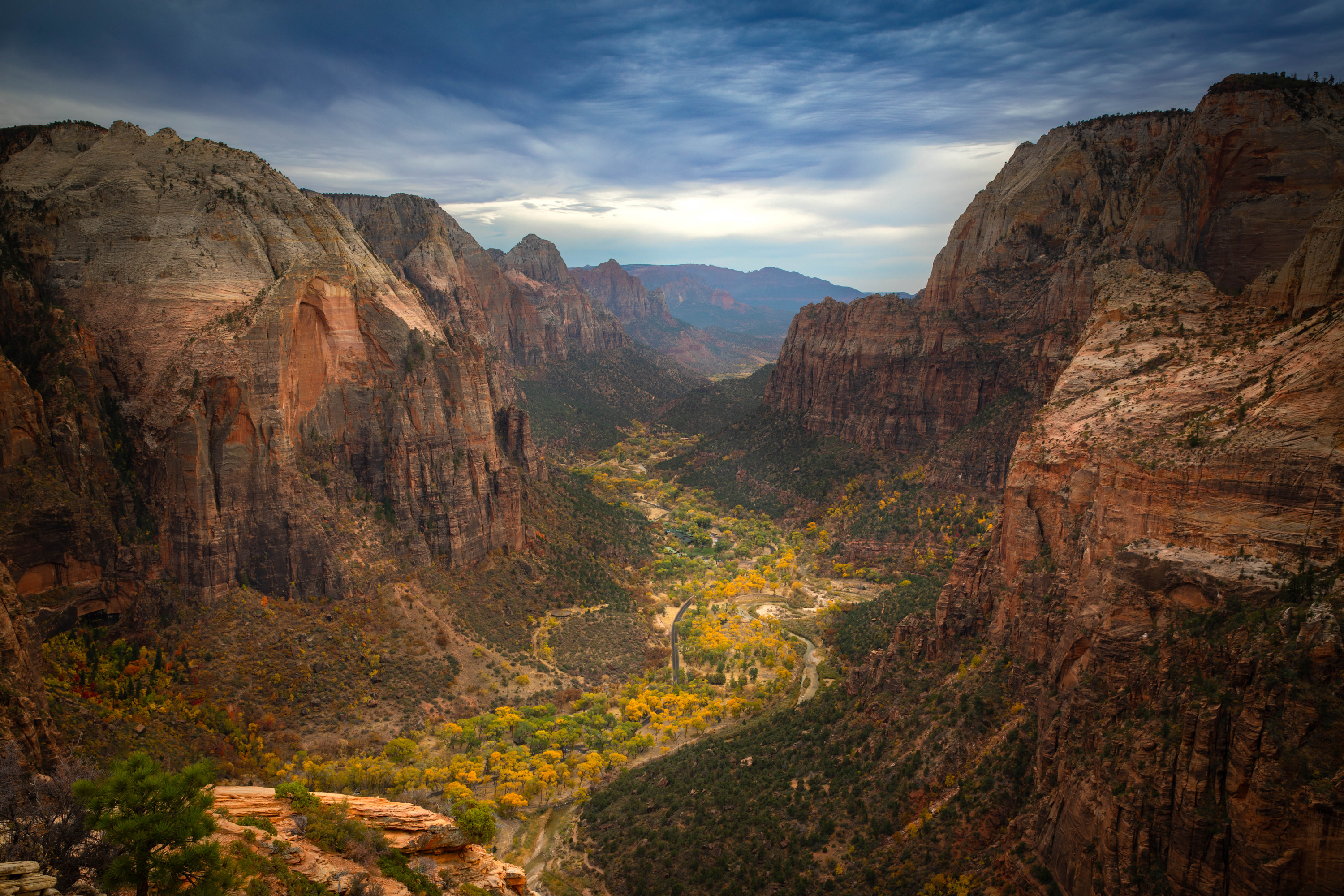 
        <div class='title'>
          Zion National Park Angle's Landing Hike 12
        </div>
       