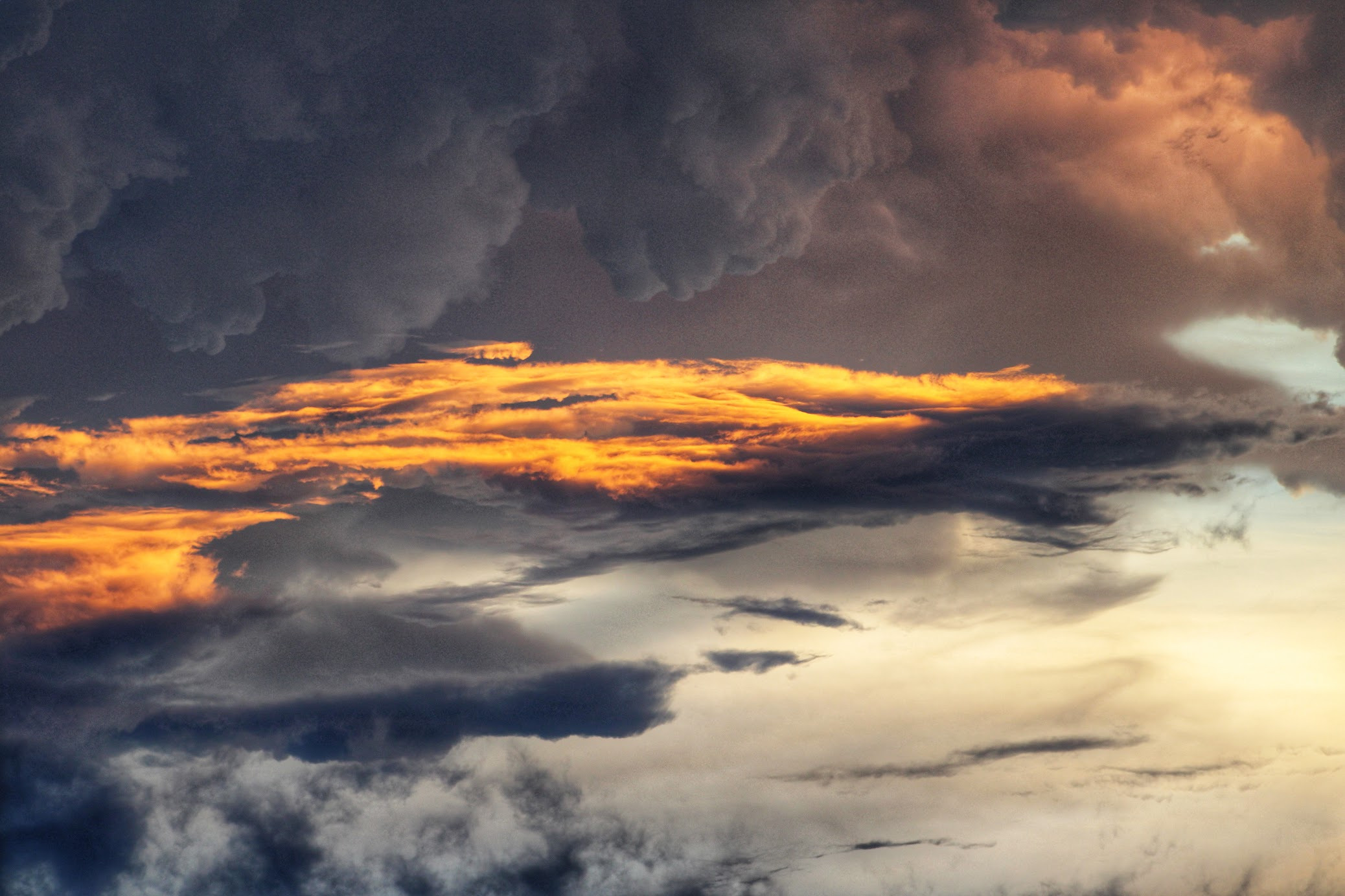 
        <div class='title'>
          Yadelyn Gonzalez Cozmo Photography Cloud
        </div>
       
        <div class='description'>
          
        </div>
      