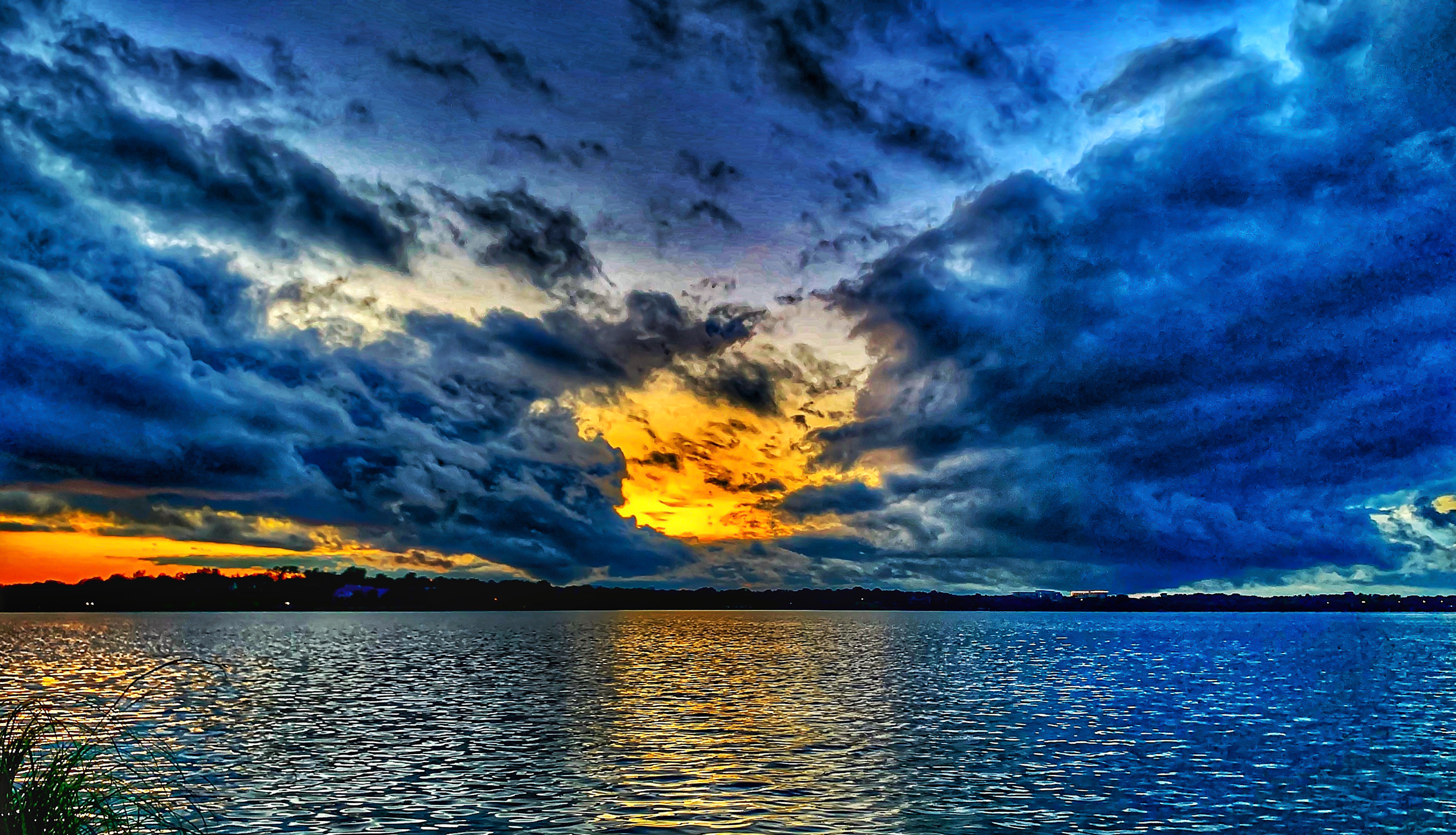 
        <div class='title'>
          DuelingClouds
        </div>
       
        <div class='description'>
          
        </div>
      