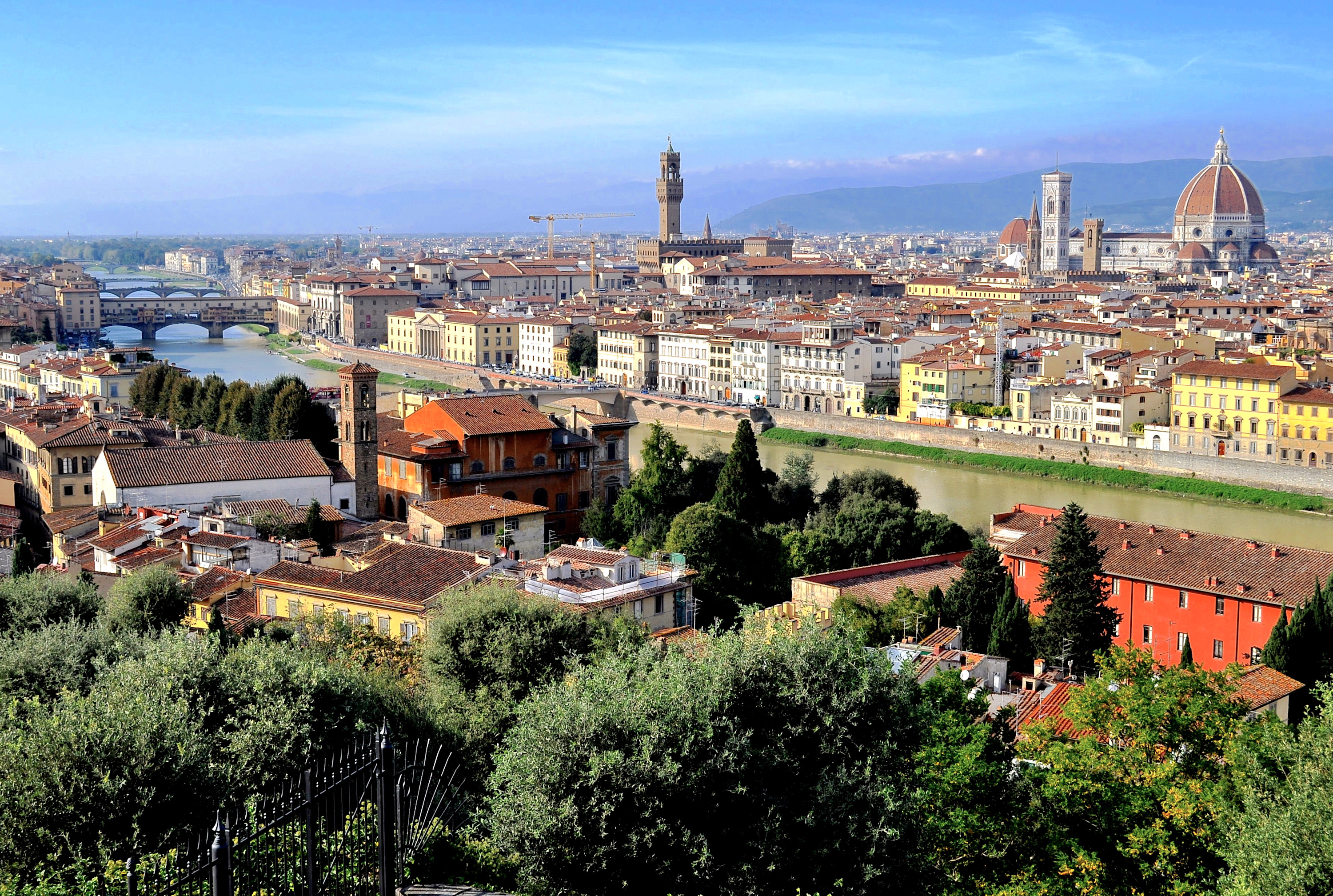 
        <div class='title'>
          Florence Piazzale Michelangelo 2010
        </div>
       
        <div class='description'>
          
        </div>
      