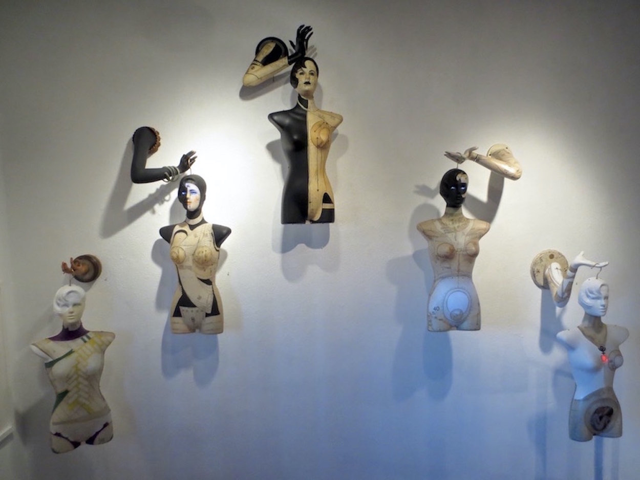 
        <div class='title'>
          Susan Melly ARMature installation
        </div>
       
        <div class='description'>
          
        </div>
      