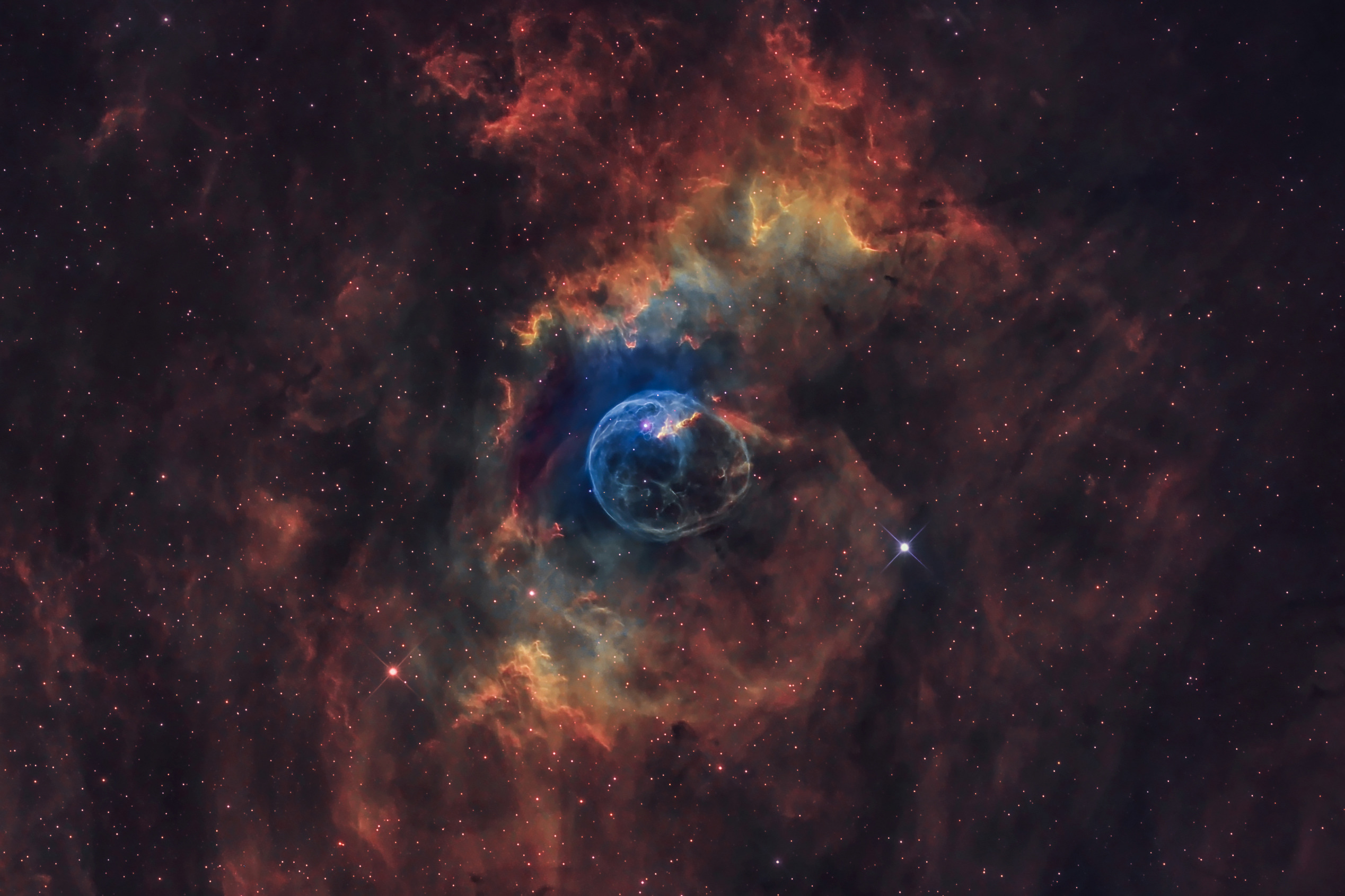 
        <div class='title'>
          NGC 7635 cr
        </div>
       