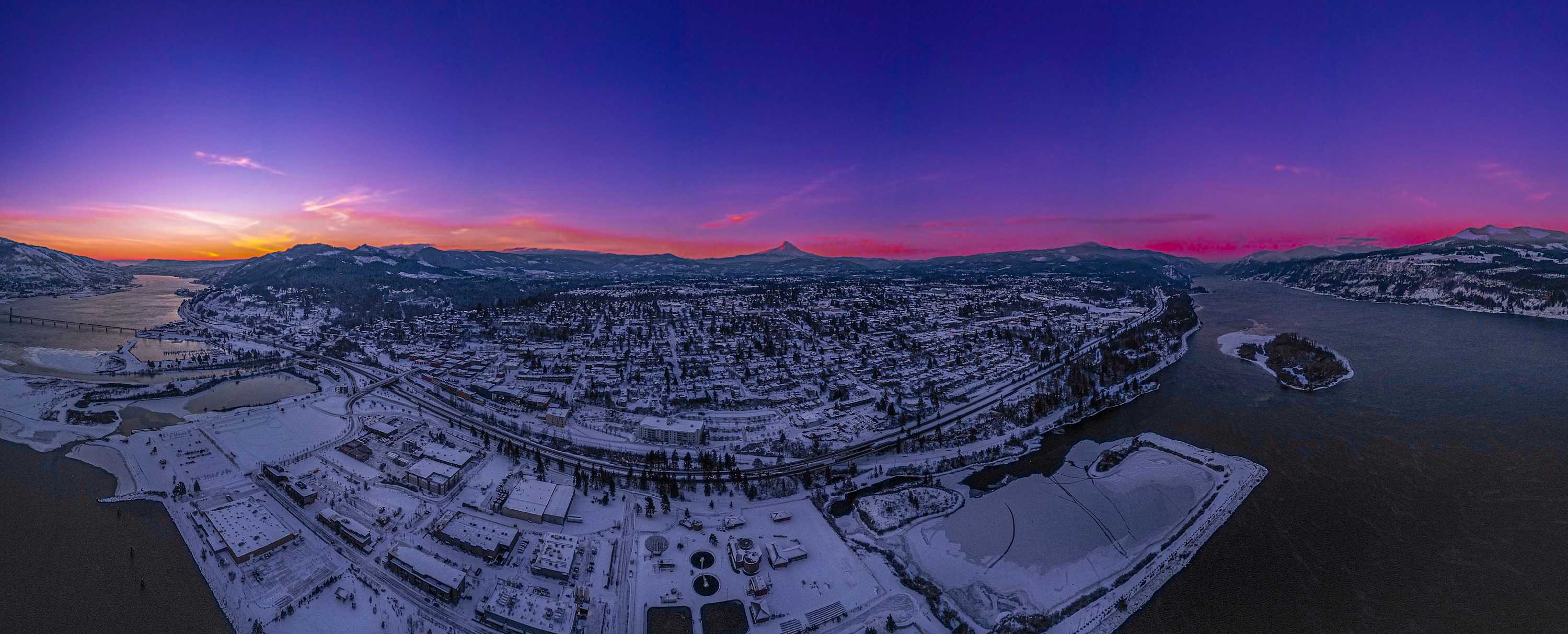 
        <div class='title'>
          Hood River Snow Sunrise
        </div>
       