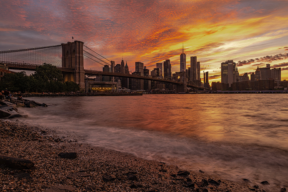 
        <div class='title'>
          brooklyn bridge Nigth copy 2
        </div>
       
        <div class='description'>
          
        </div>
      