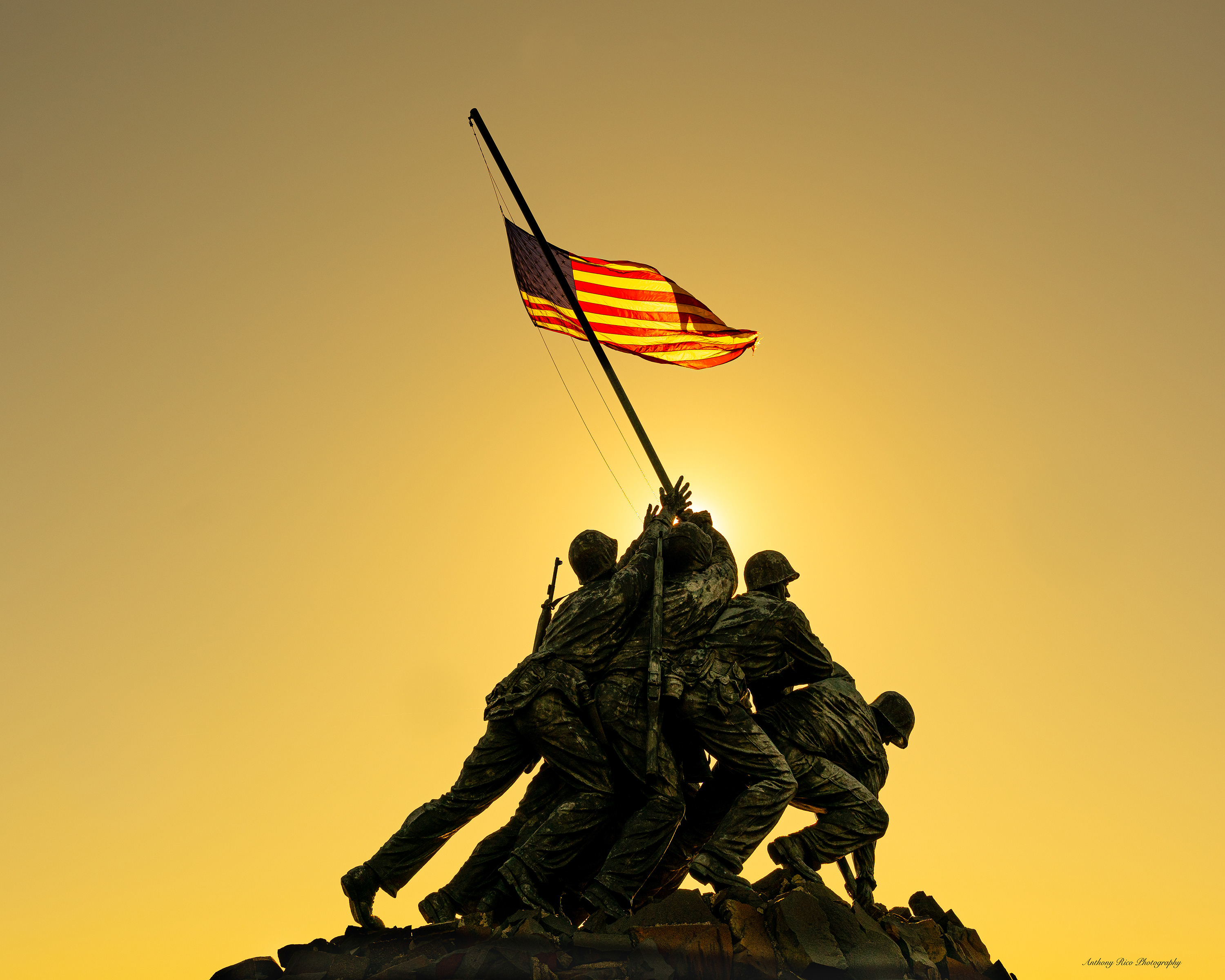 
        <div class='title'>
          Iwo Jima Memorial small 8x10
        </div>
       