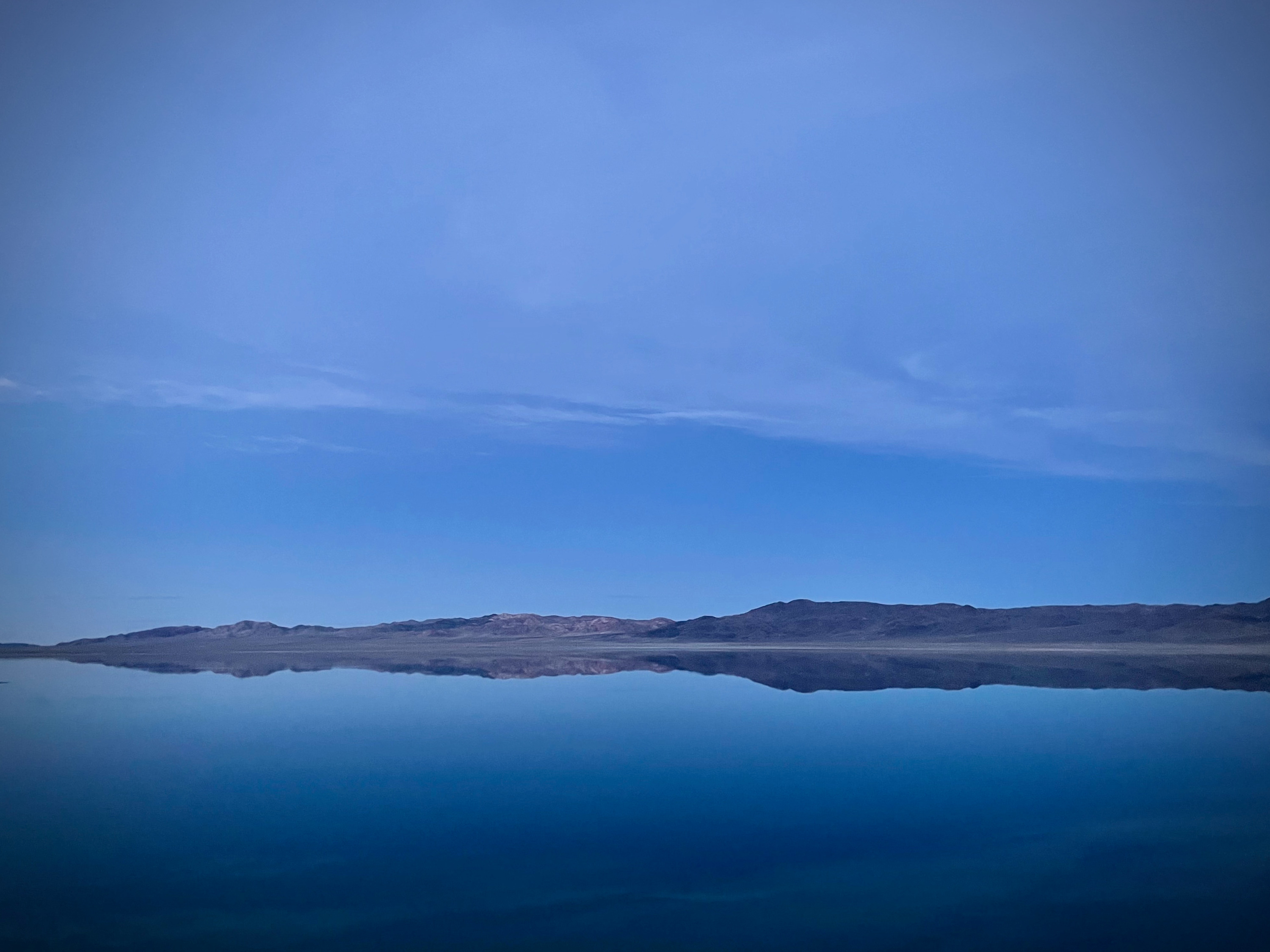 
        <div class='title'>
          Sierras lake blue
        </div>
       
        <div class='description'>
          
        </div>
      