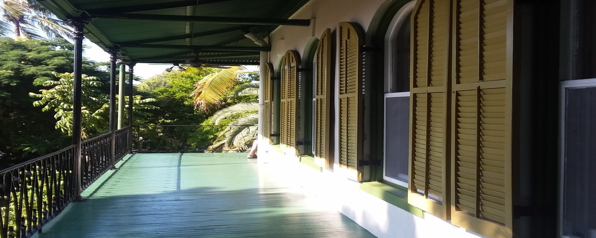 
        <div class='title'>
          Hemmingway second floor Veranda 
        </div>
       