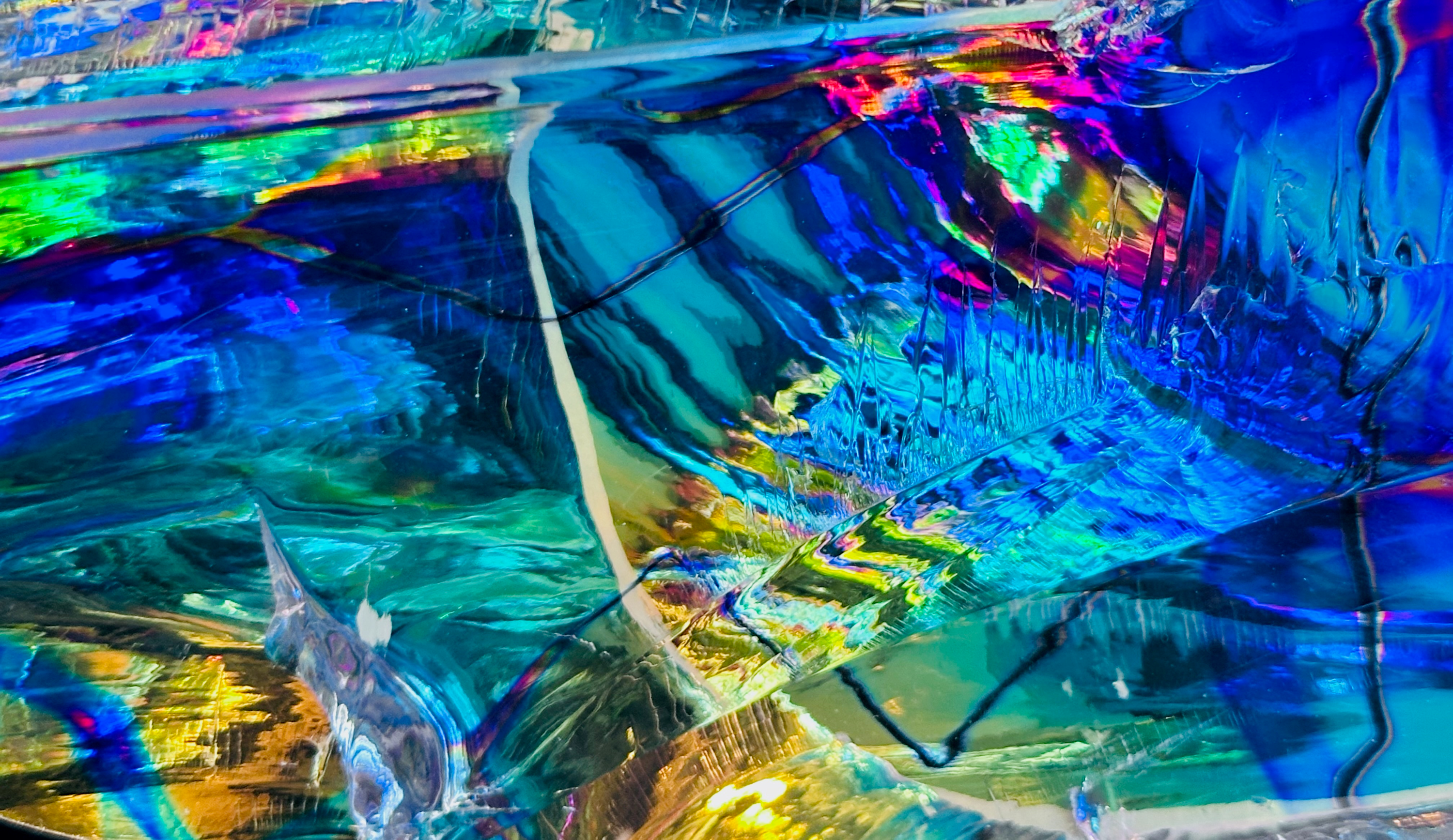 
        <div class='title'>
          dichroic 
        </div>
       