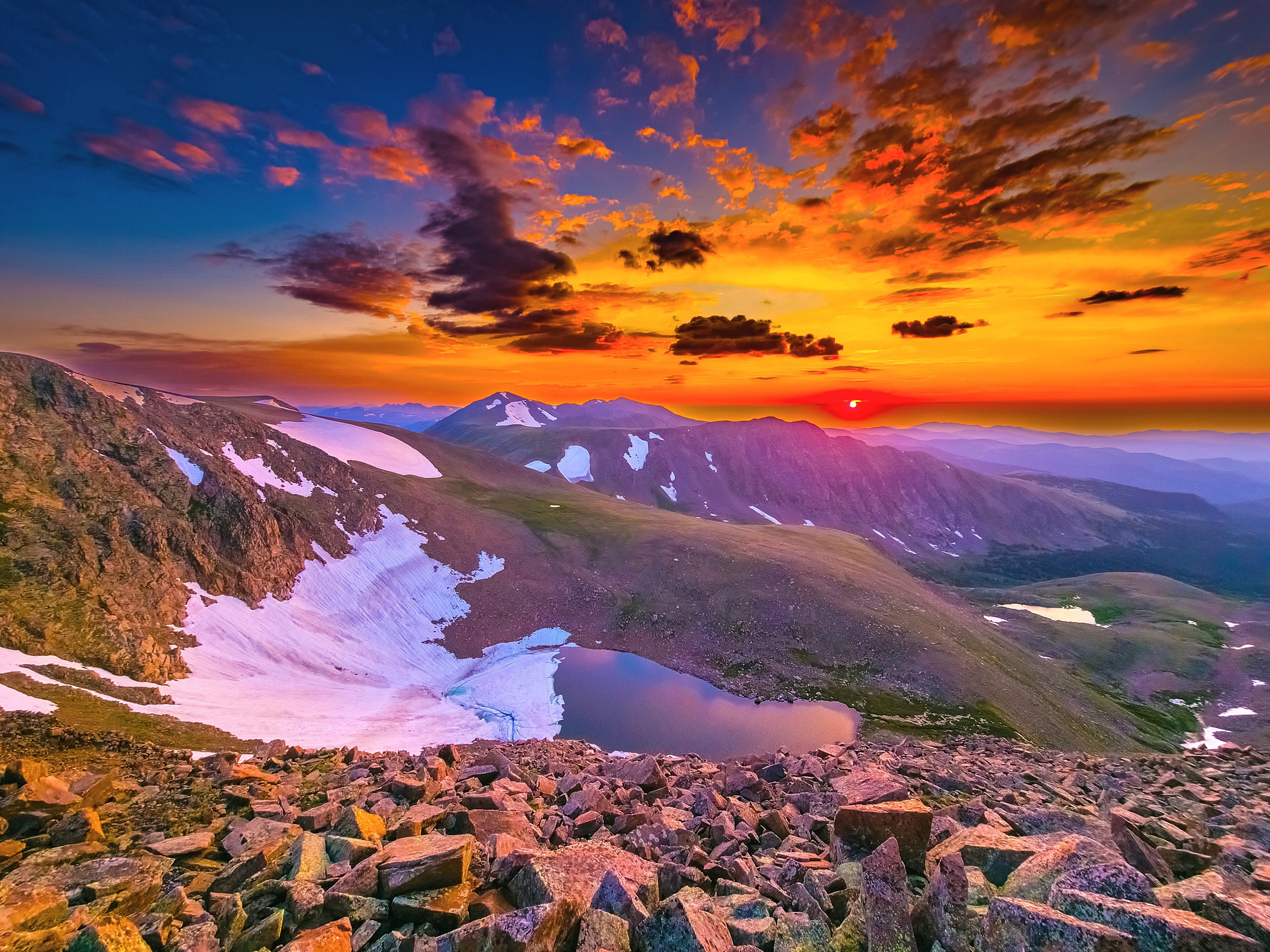 
        <div class='title'>
          Sunrises6
        </div>
       
