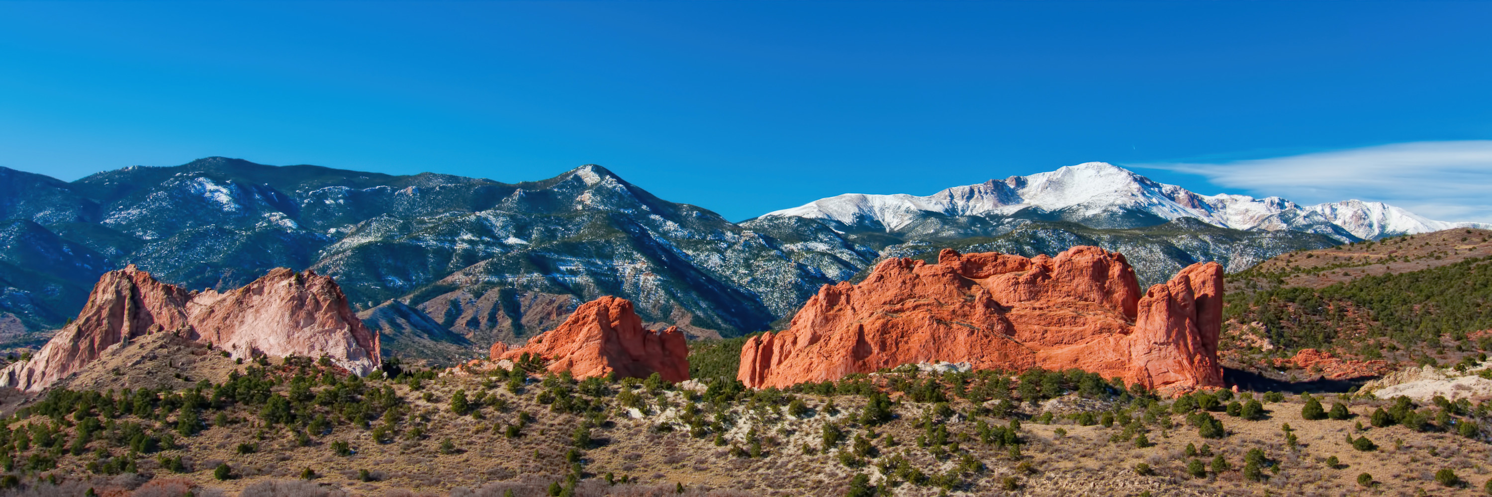 
        <div class='title'>
          Tyler Grundvig Kissing Camels And Pikes Peak
        </div>
       
        <div class='description'>
          
        </div>
      
