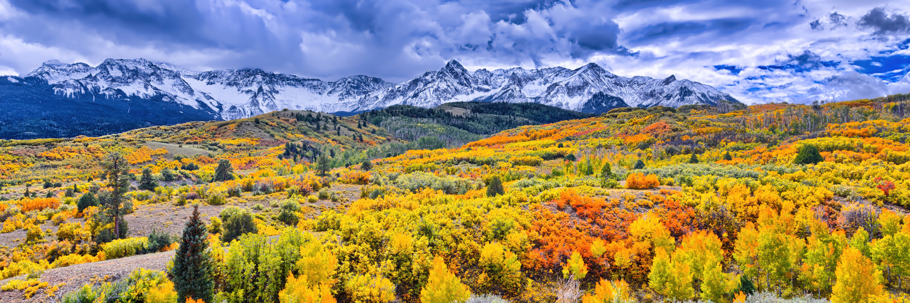 
        <div class='title'>
          Tyler Grundvig Majestic Peaks And Autumn Hues copy
        </div>
       
        <div class='description'>
          
        </div>
      