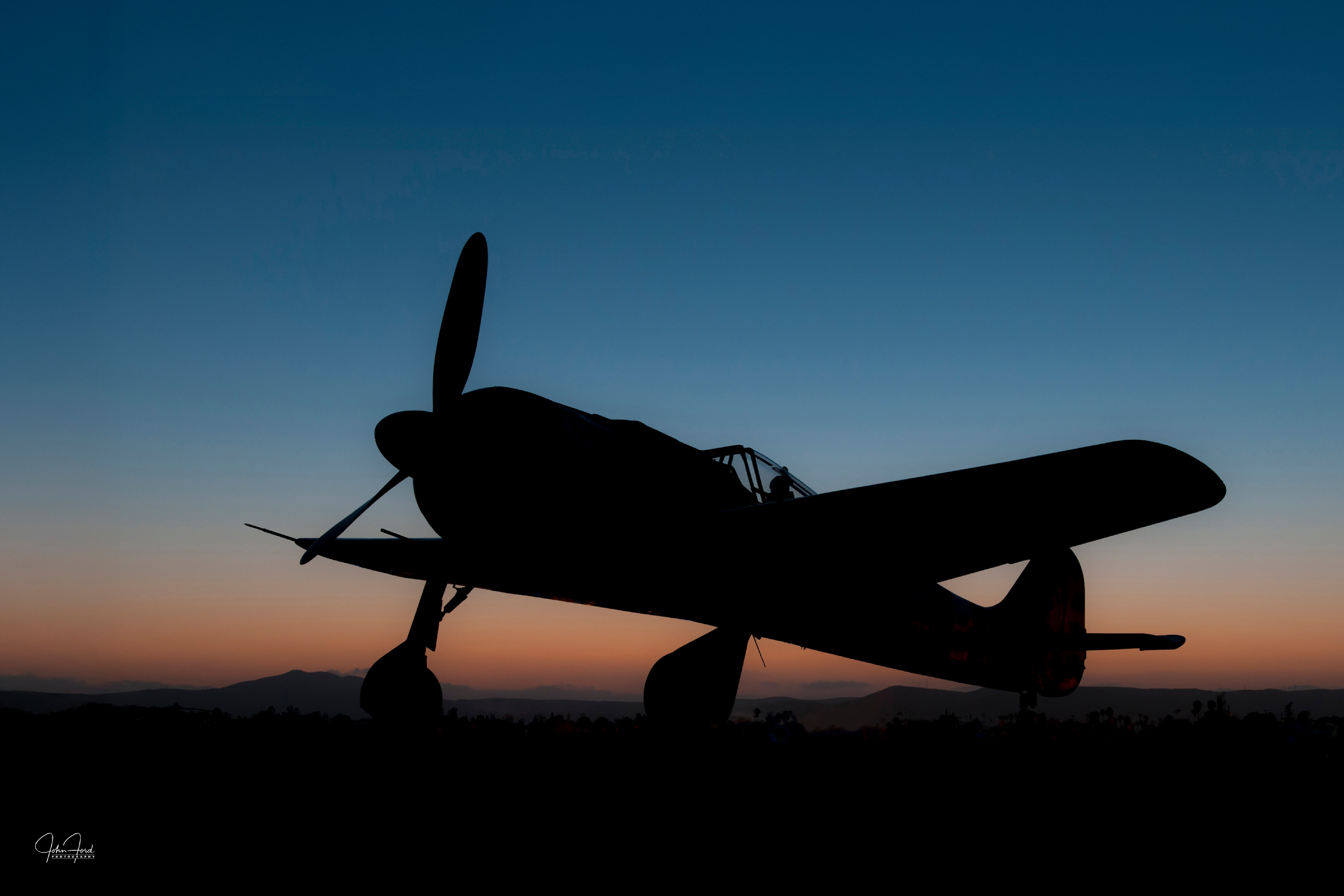 
        <div class='title'>
          Fw 190 Sunset
        </div>
       
        <div class='description'>
          
        </div>
      
