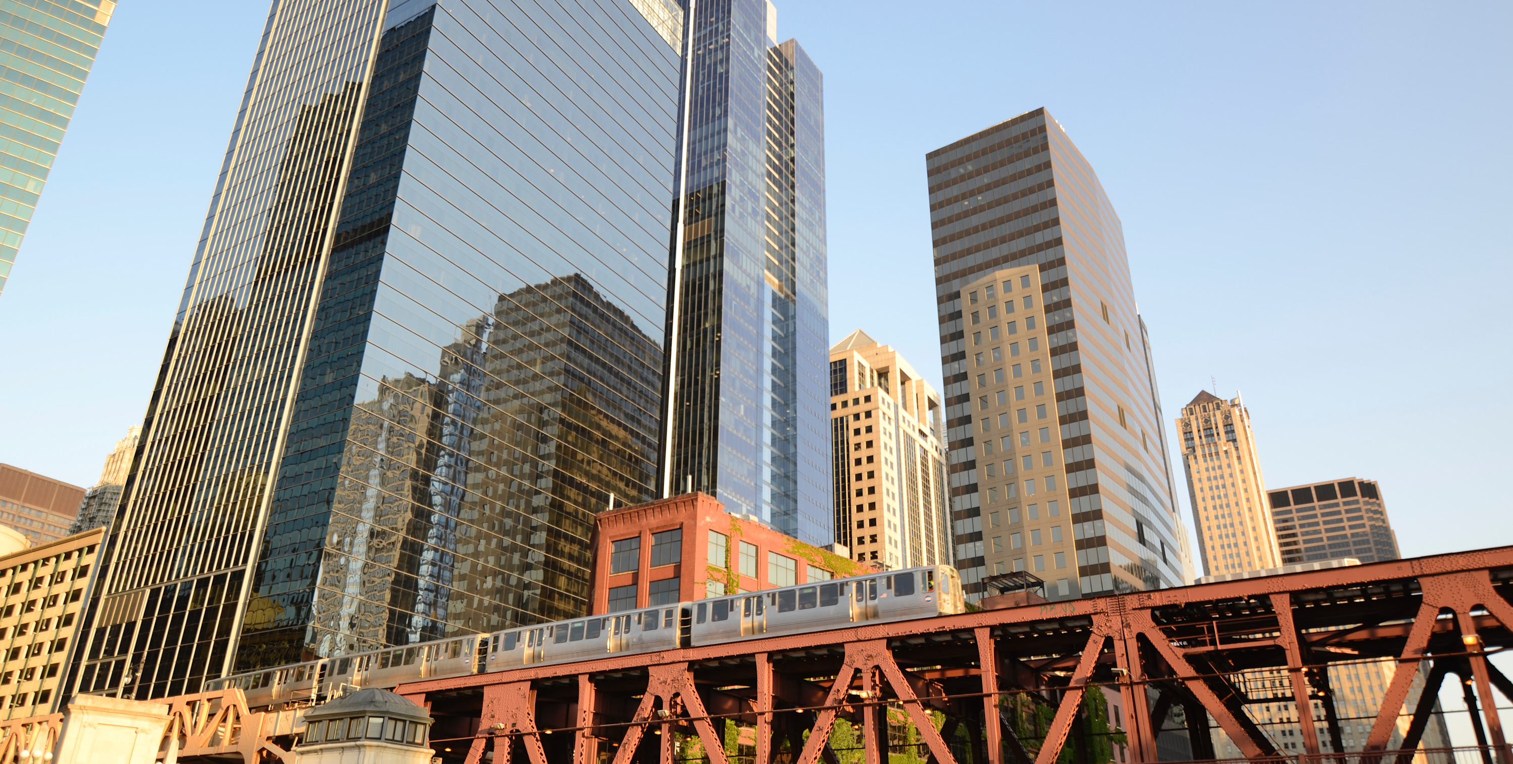 
        <div class='title'>
          The L Train in Chicago
        </div>
       
        <div class='description'>
          
        </div>
      