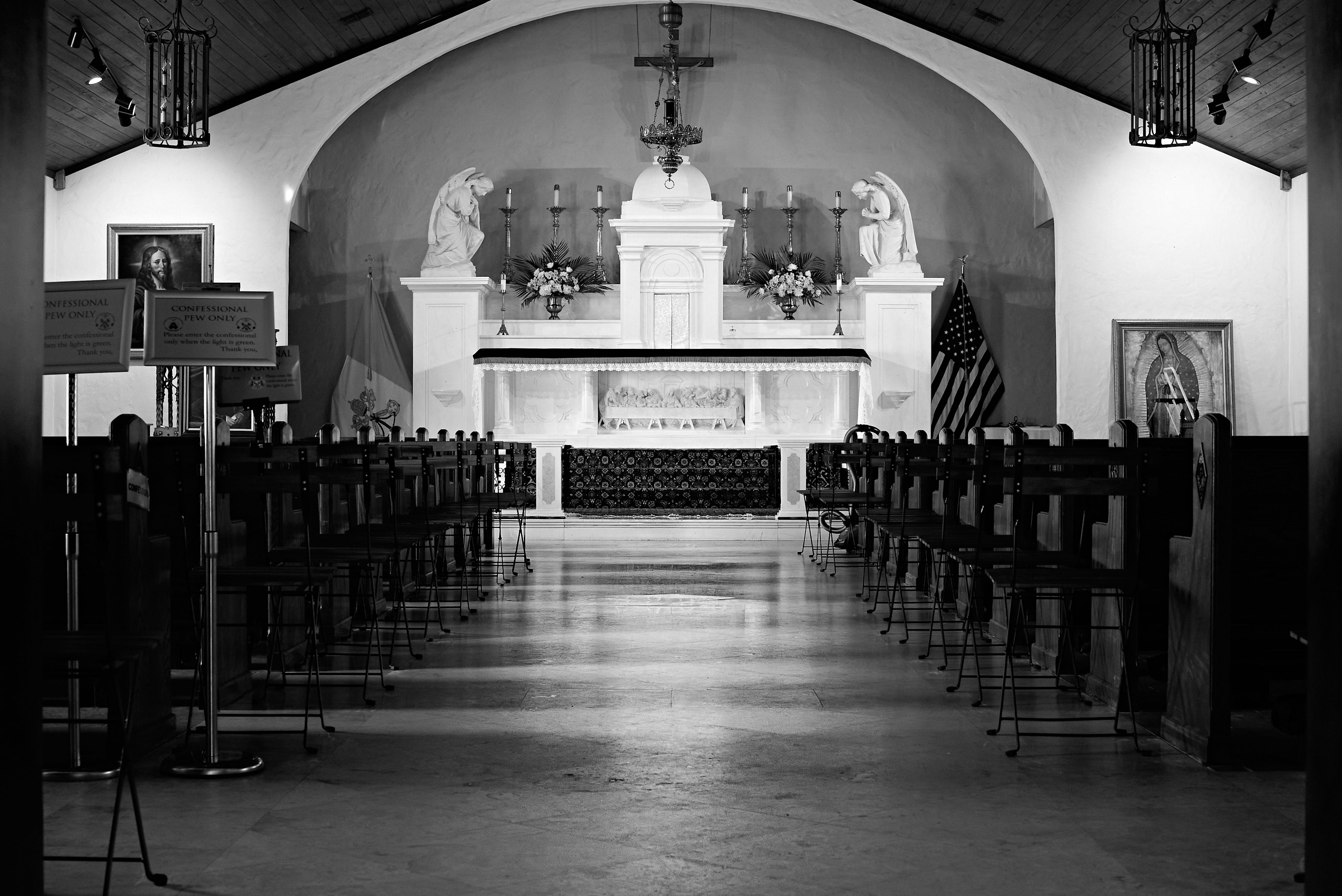 
        <div class='title'>
          JIP 4921 ASF Chruch Catholic altar
        </div>
       