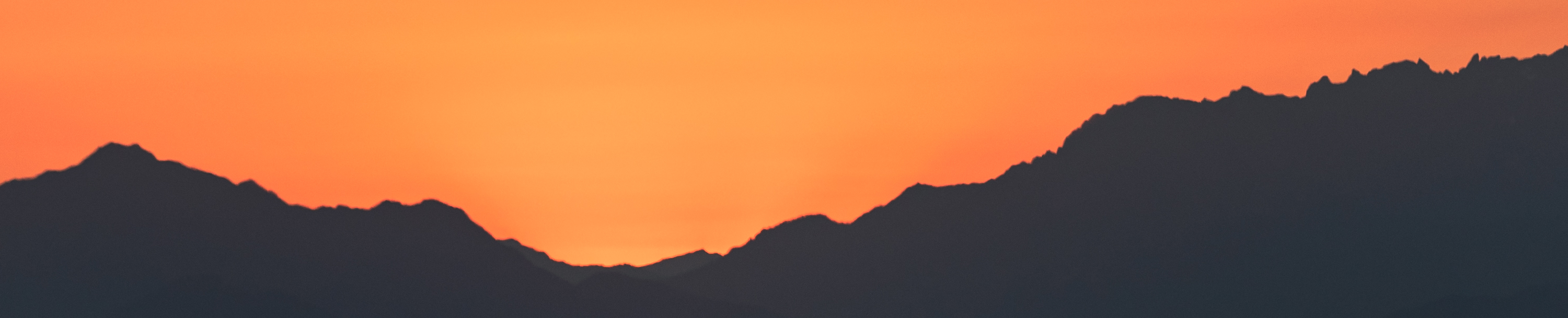 
        <div class='title'>
          Sunset NOAA32 5 banner
        </div>
       