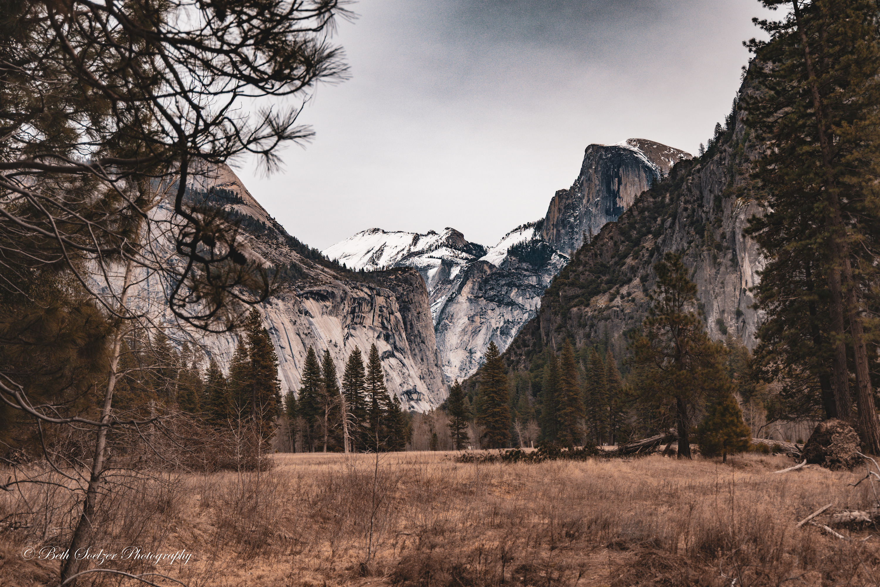 
        <div class='title'>
          Yosemite Feb 11 25 07
        </div>
       