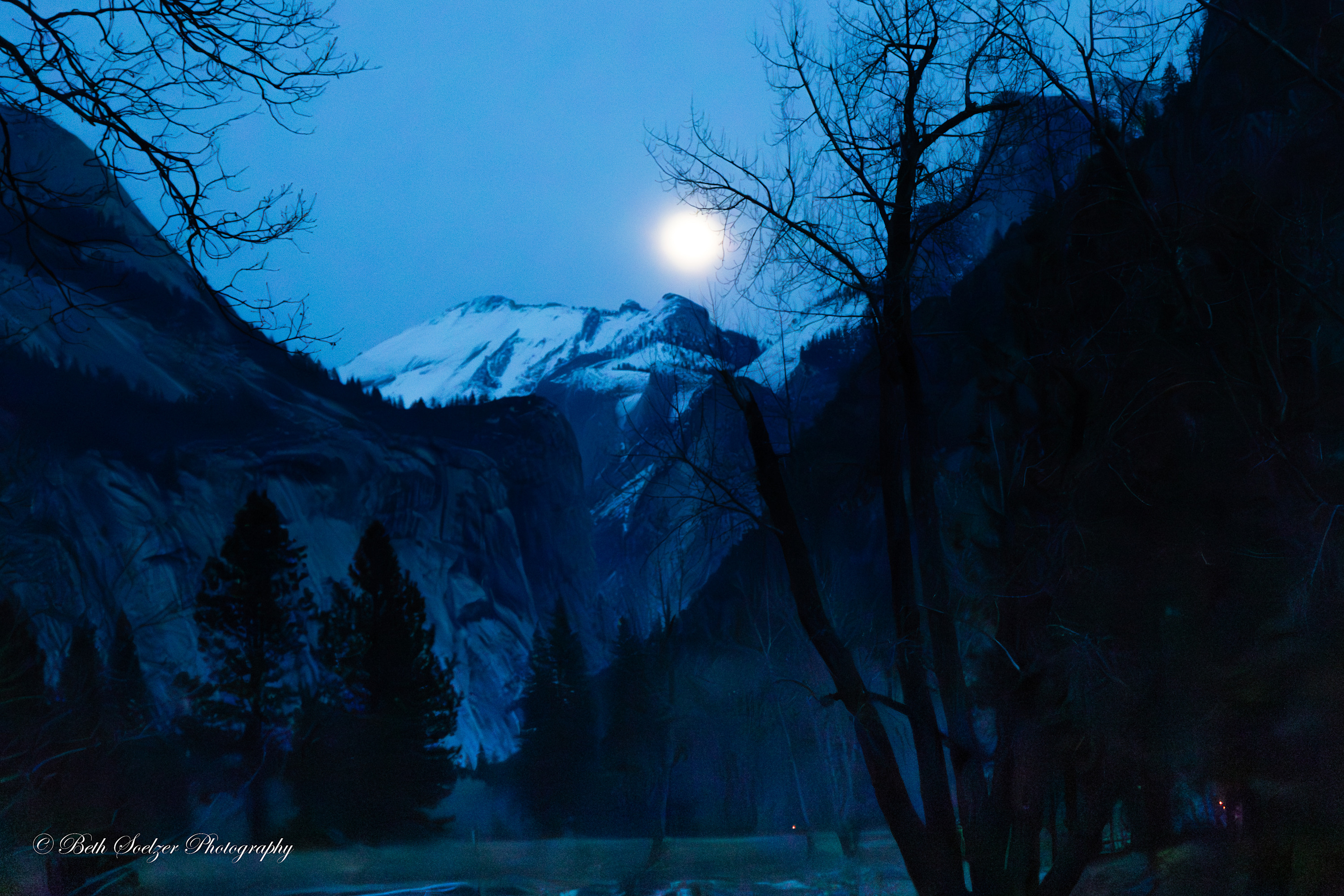 
        <div class='title'>
          Yosemite Feb 11 25 01
        </div>
       
