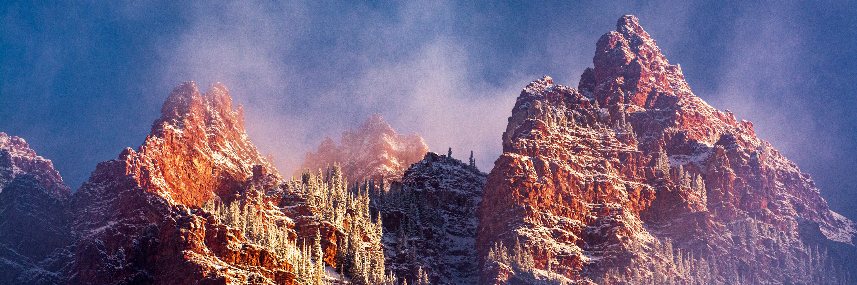 
        <div class='title'>
          Peaks In Clouds 2 1Sa9780 1X3 Scott Ashley
        </div>
       