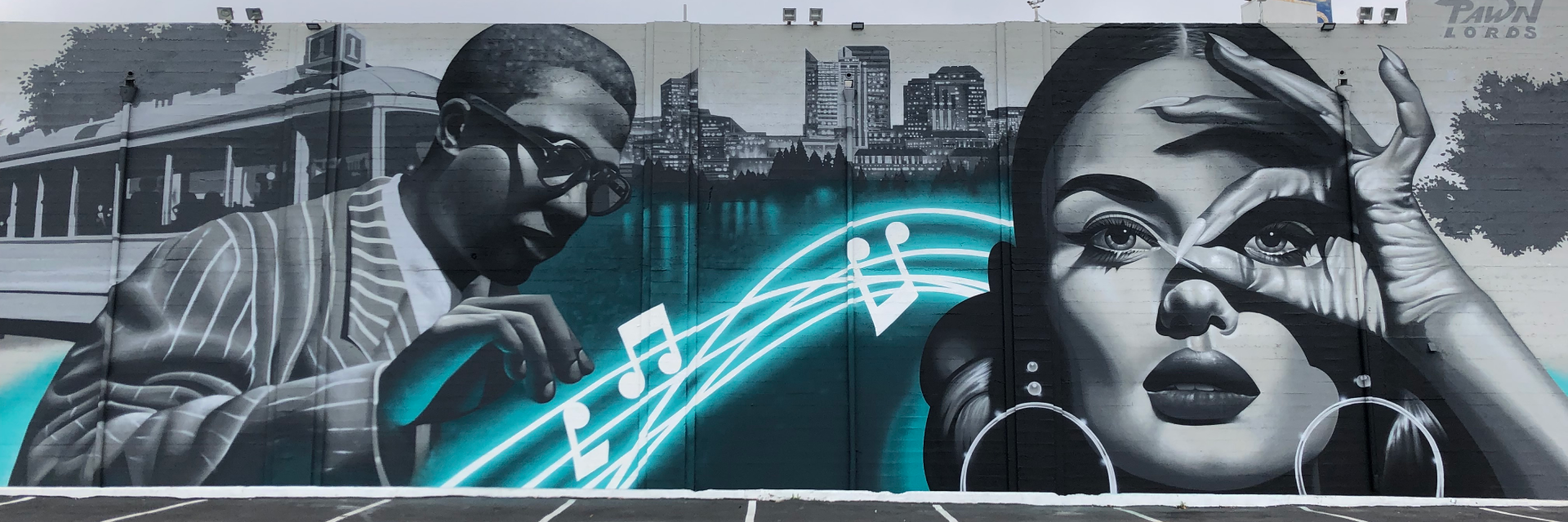 
        <div class='title'>
          Colonial Theatre 1  murals
        </div>
       