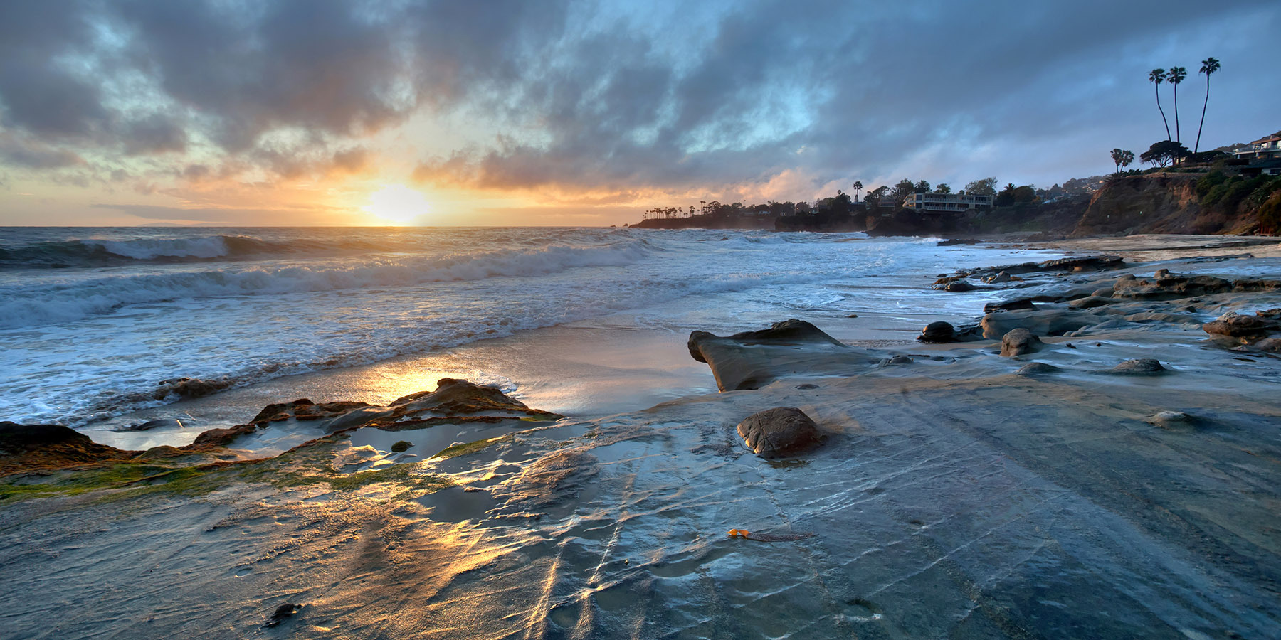 
        <div class='title'>
          slideA
        </div>
       