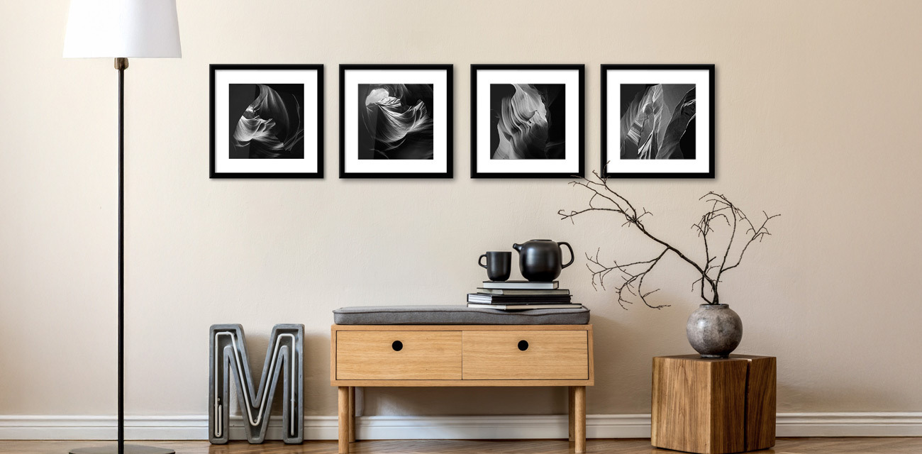 
        <div class='title'>
          antelope canyon main
        </div>
       