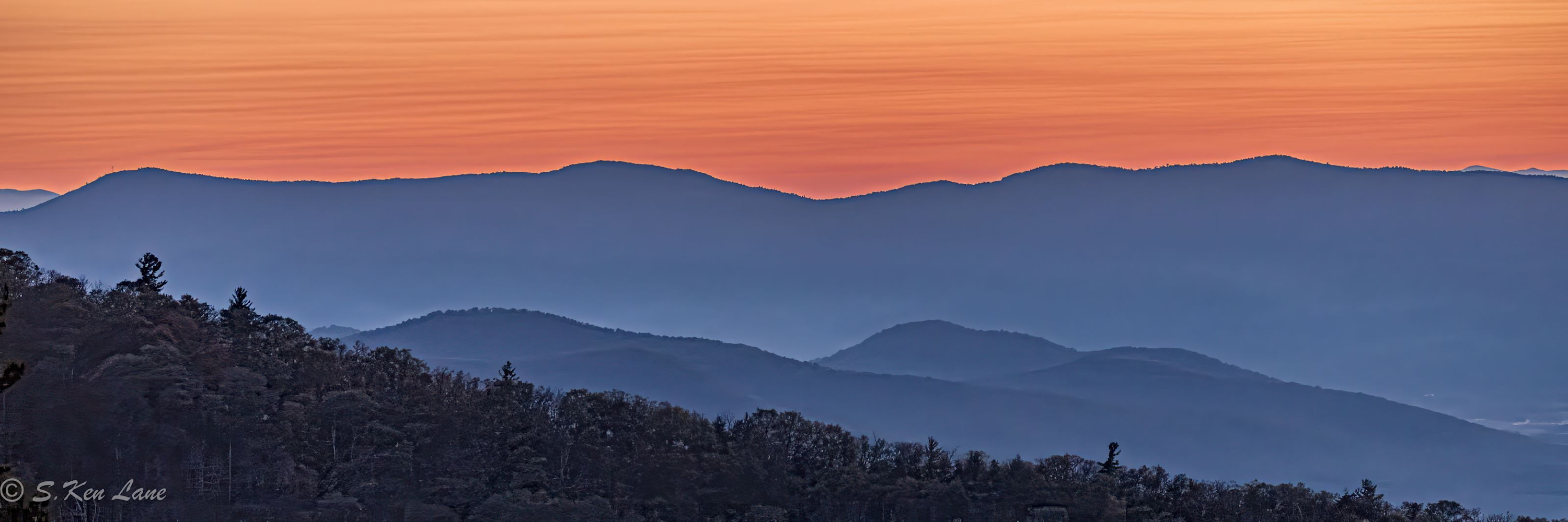 
        <div class='title'>
          Skyline Drive Sunset On The Mountains S
        </div>
       