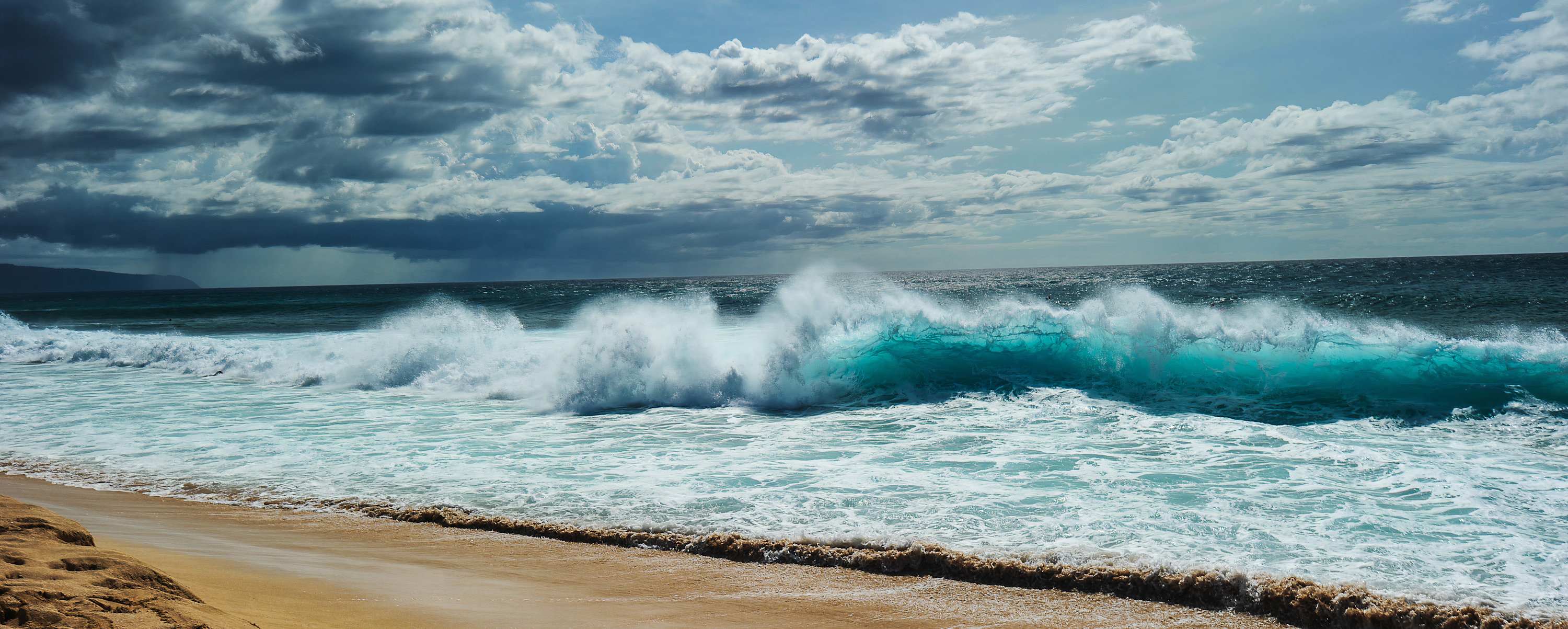 
        <div class='title'>
          Azure Fury Russ Ross LE auto x2 tulz7u
        </div>
       