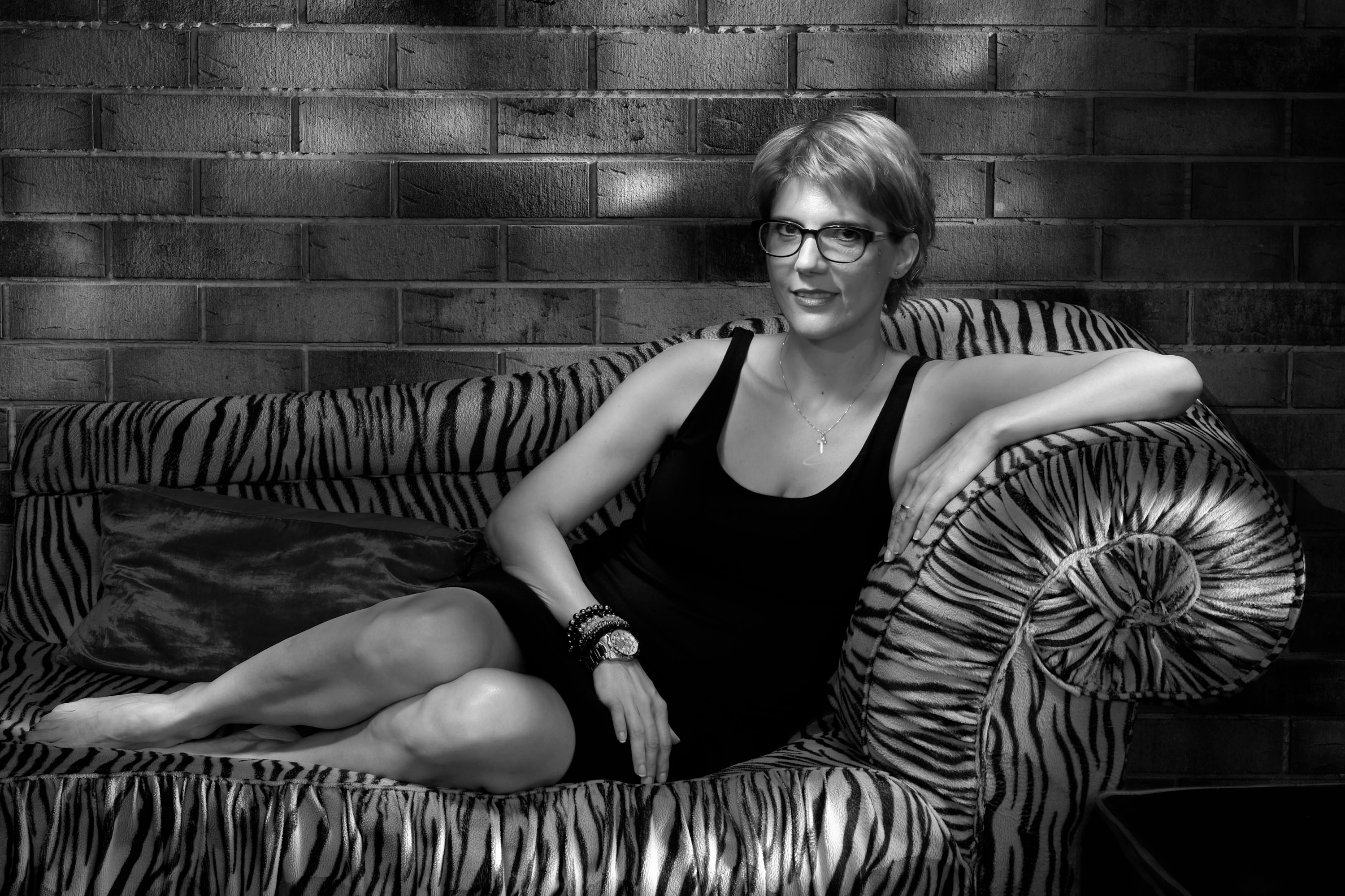 
        <div class='title'>
          Relax
        </div>
       
        <div class='description'>
          light painting personal branding portrait photography
        </div>
      