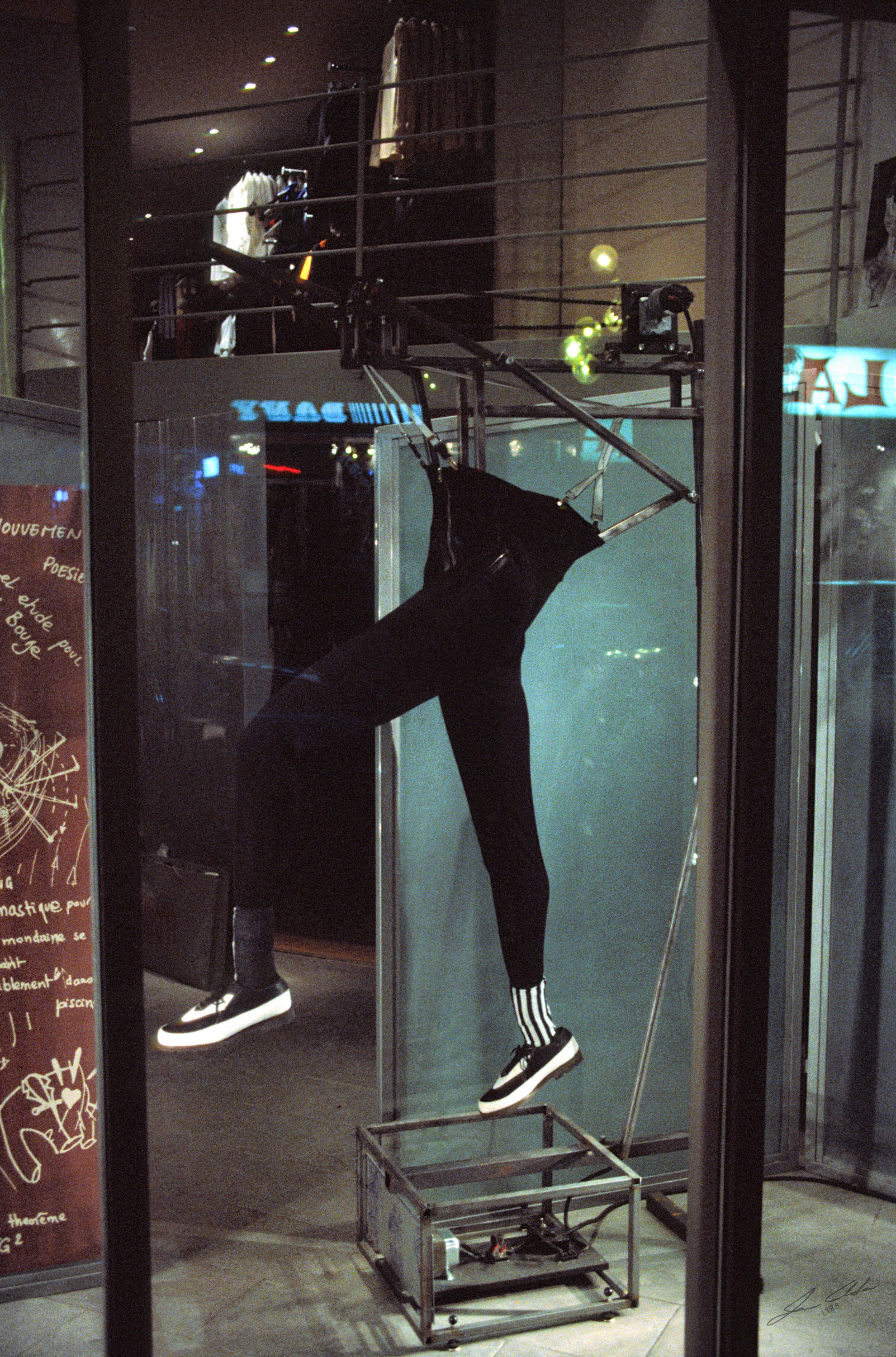 Store windows 6 amital