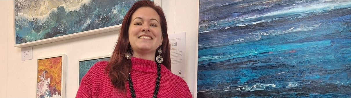 
        <div class='title'>
          6
        </div>
       