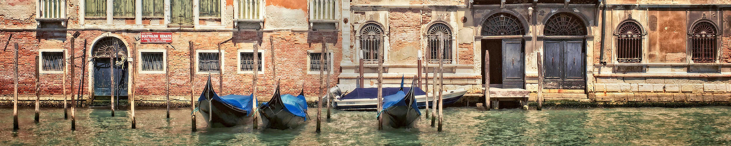 
        <div class='title'>
          Grand Canal Venice gondolas historic heritage rustic architecture Venezia Italy travel copy
        </div>
       